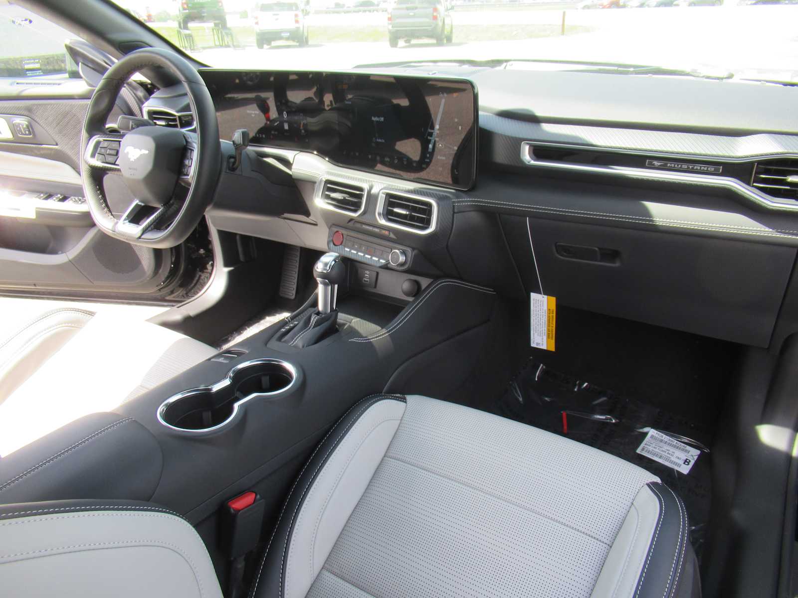 2025 Ford Mustang GT Premium Convertible - Photo 15