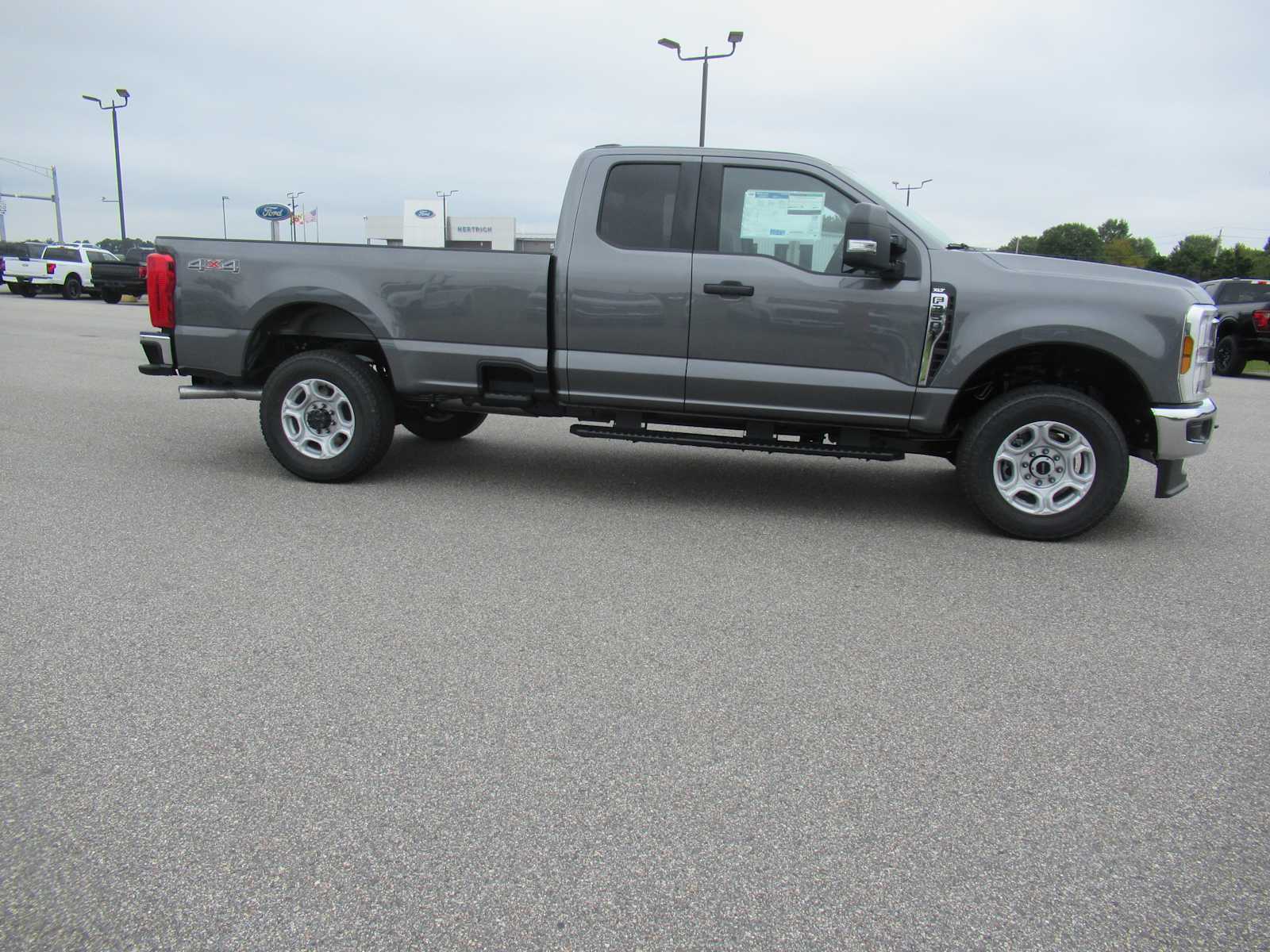 2026 Ford F-350 photo 4