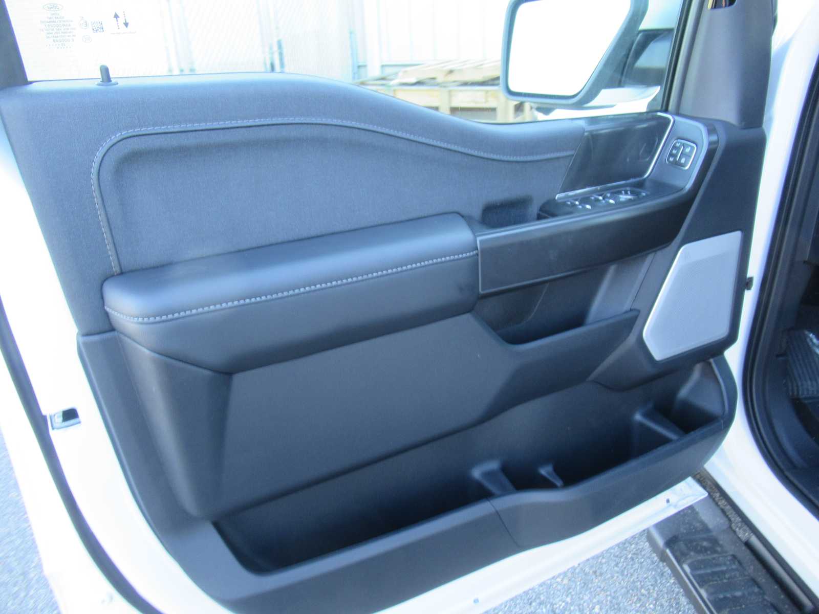 2025 Ford F-150 Lariat - Photo 21