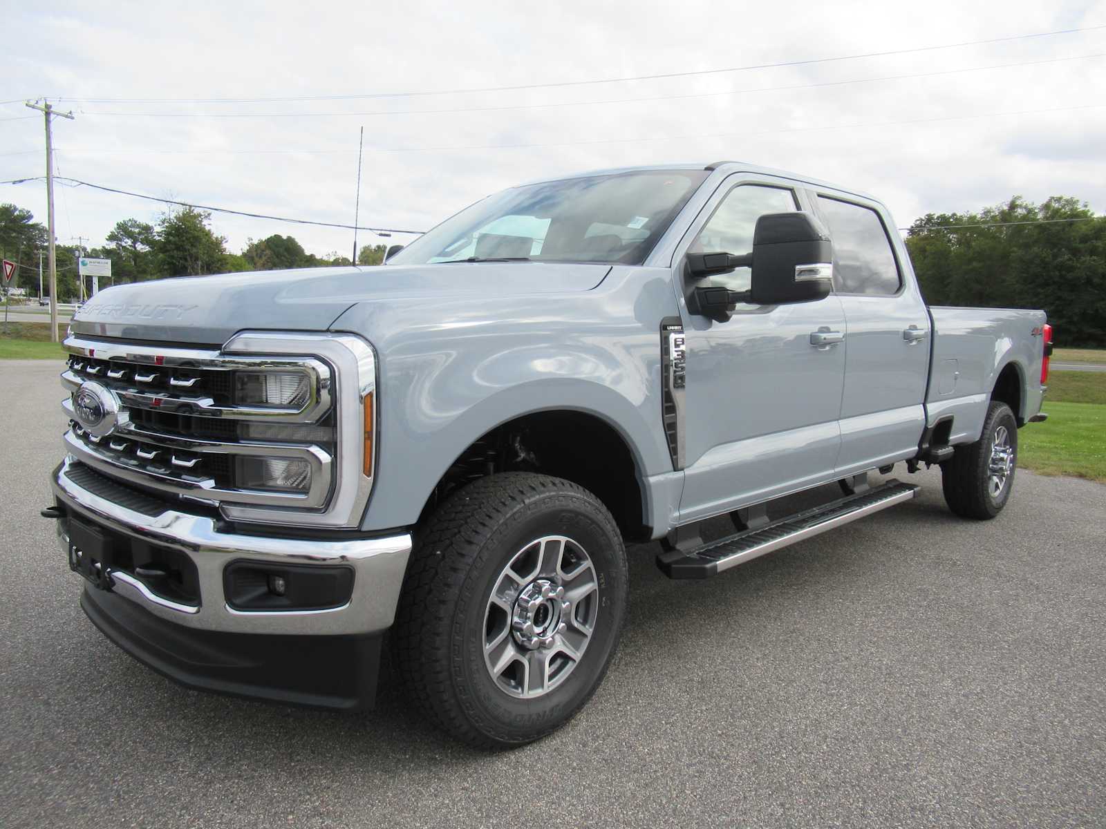 2026 Ford F-350 Super Duty Lariat's photo