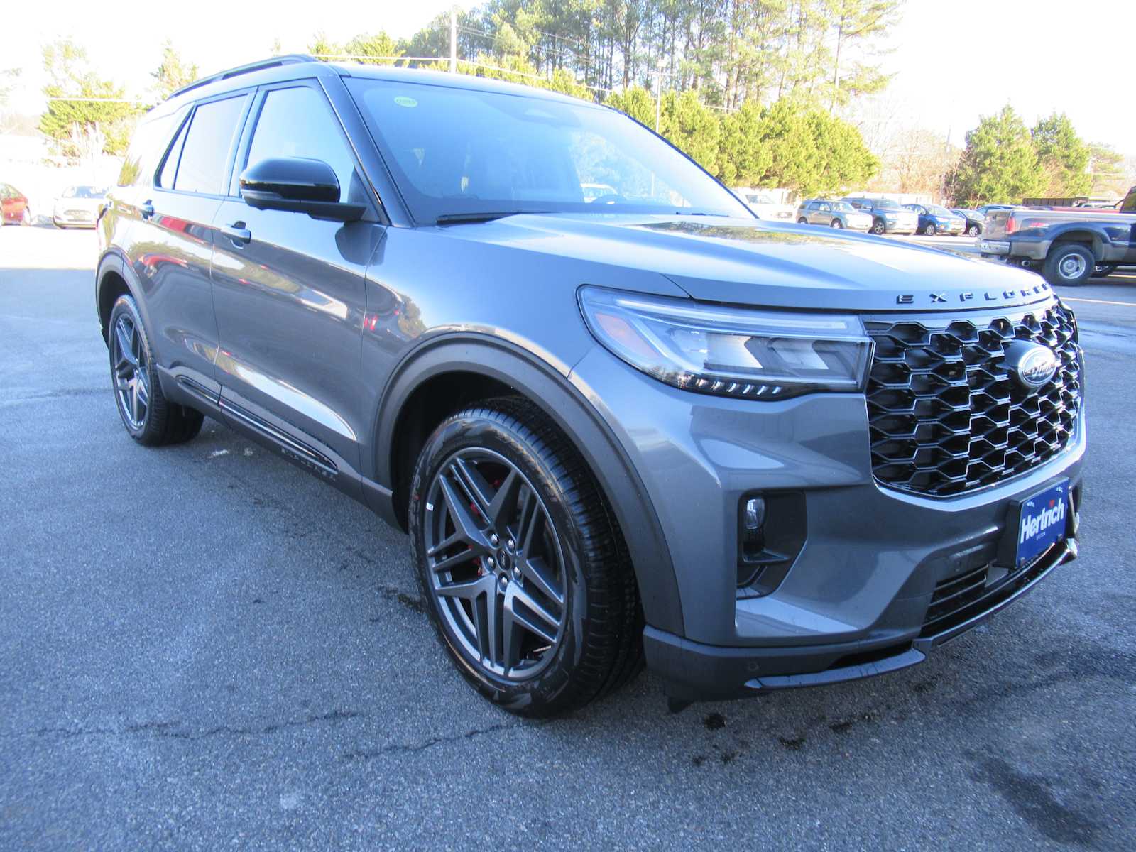 2025 Ford Explorer ST photo 3