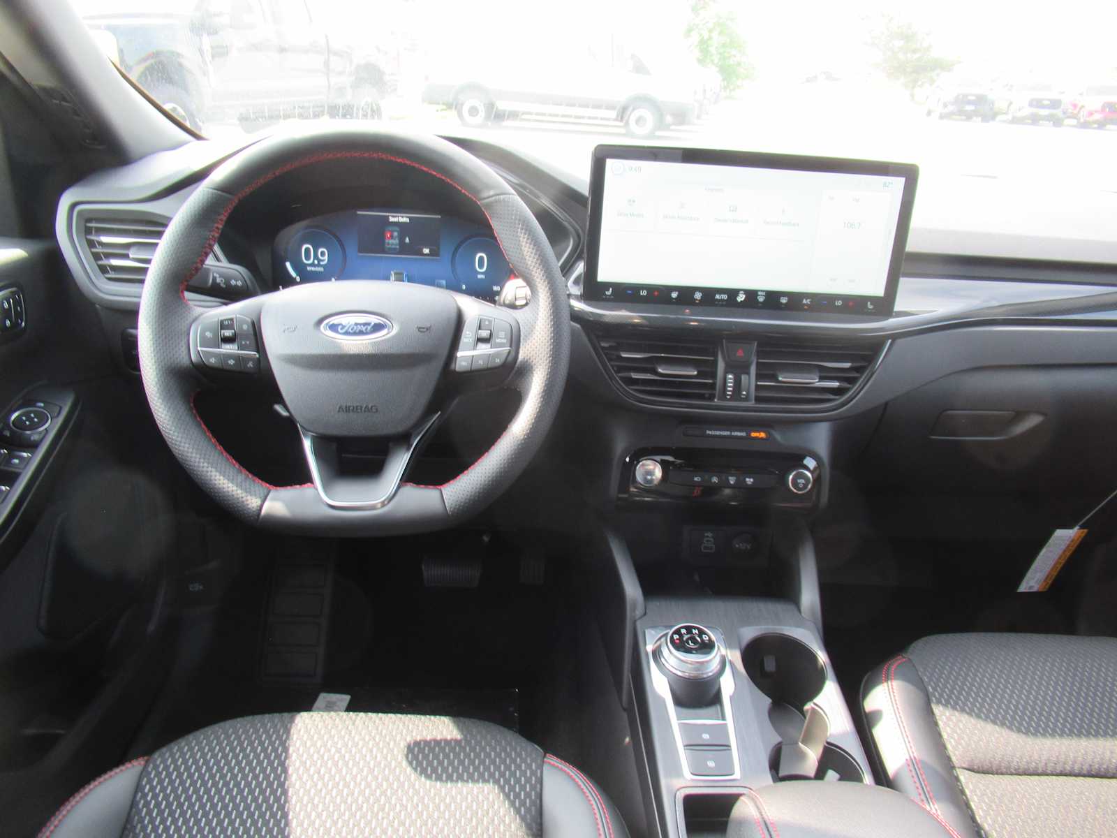 2025 Ford Escape ST-Line Select - Photo 19