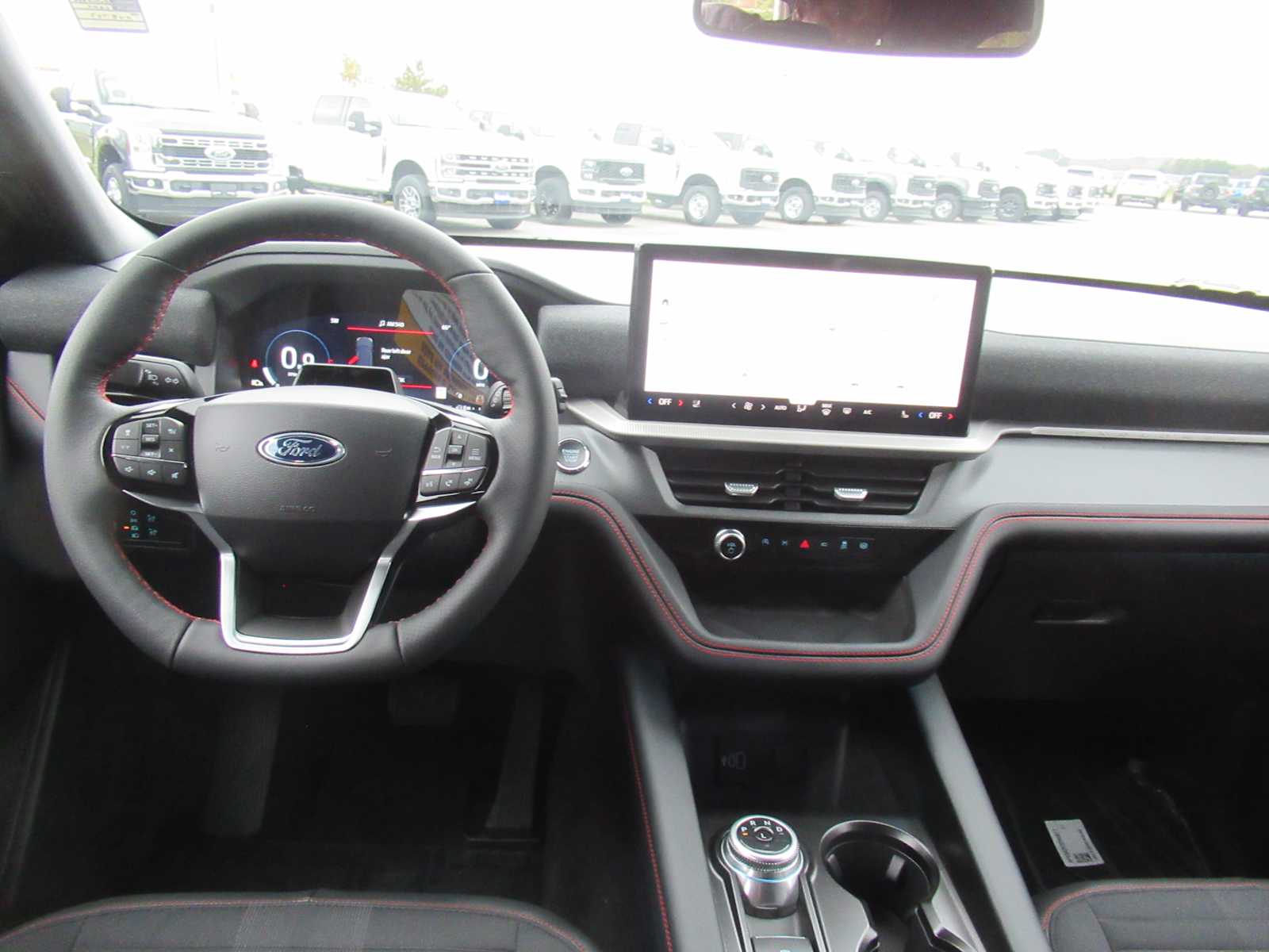 2026 Ford Explorer ST-Line - Photo 14