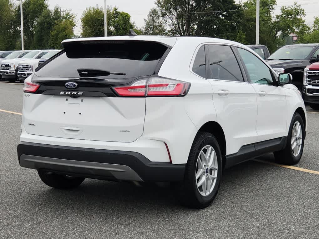 2022 Ford Edge SEL photo 3
