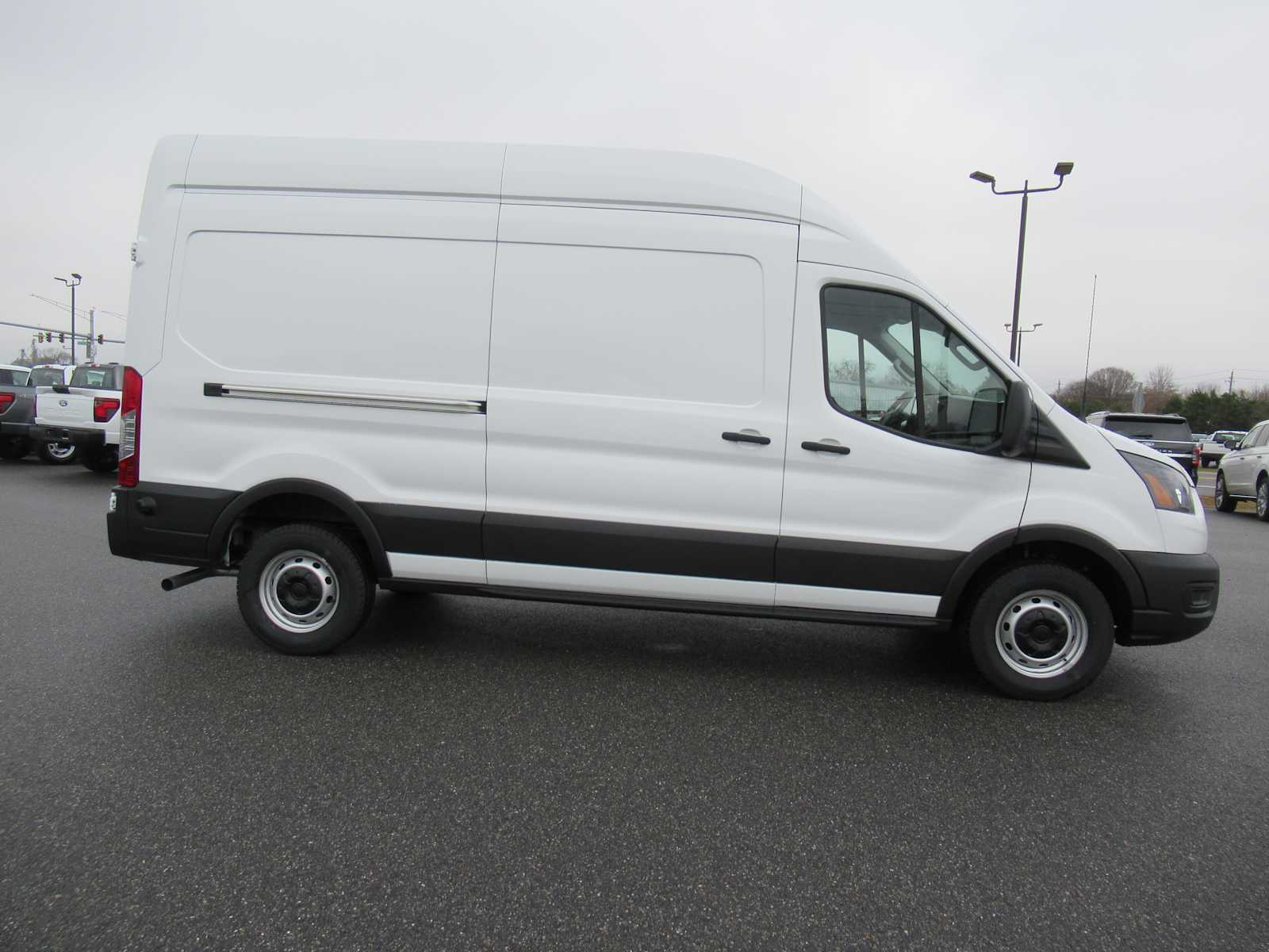 2024 Ford Transit photo 4
