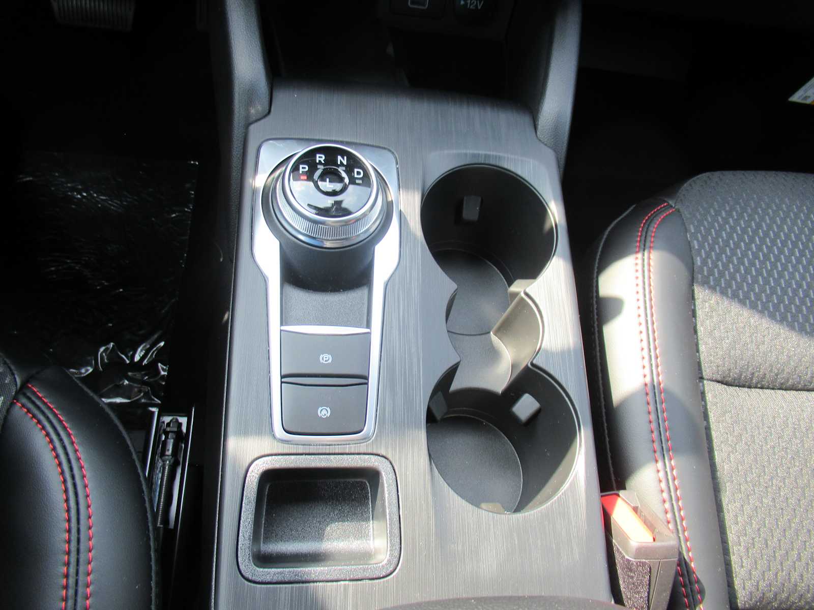 2025 Ford Escape ST-Line Select - Photo 22