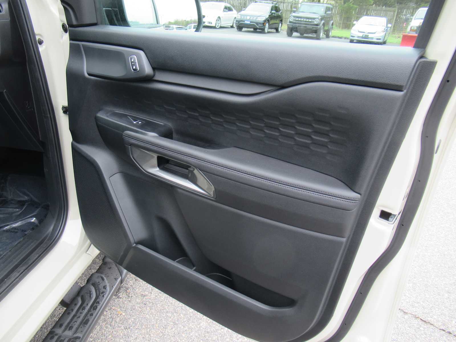 2025 Ford Ranger XLT - Photo 13