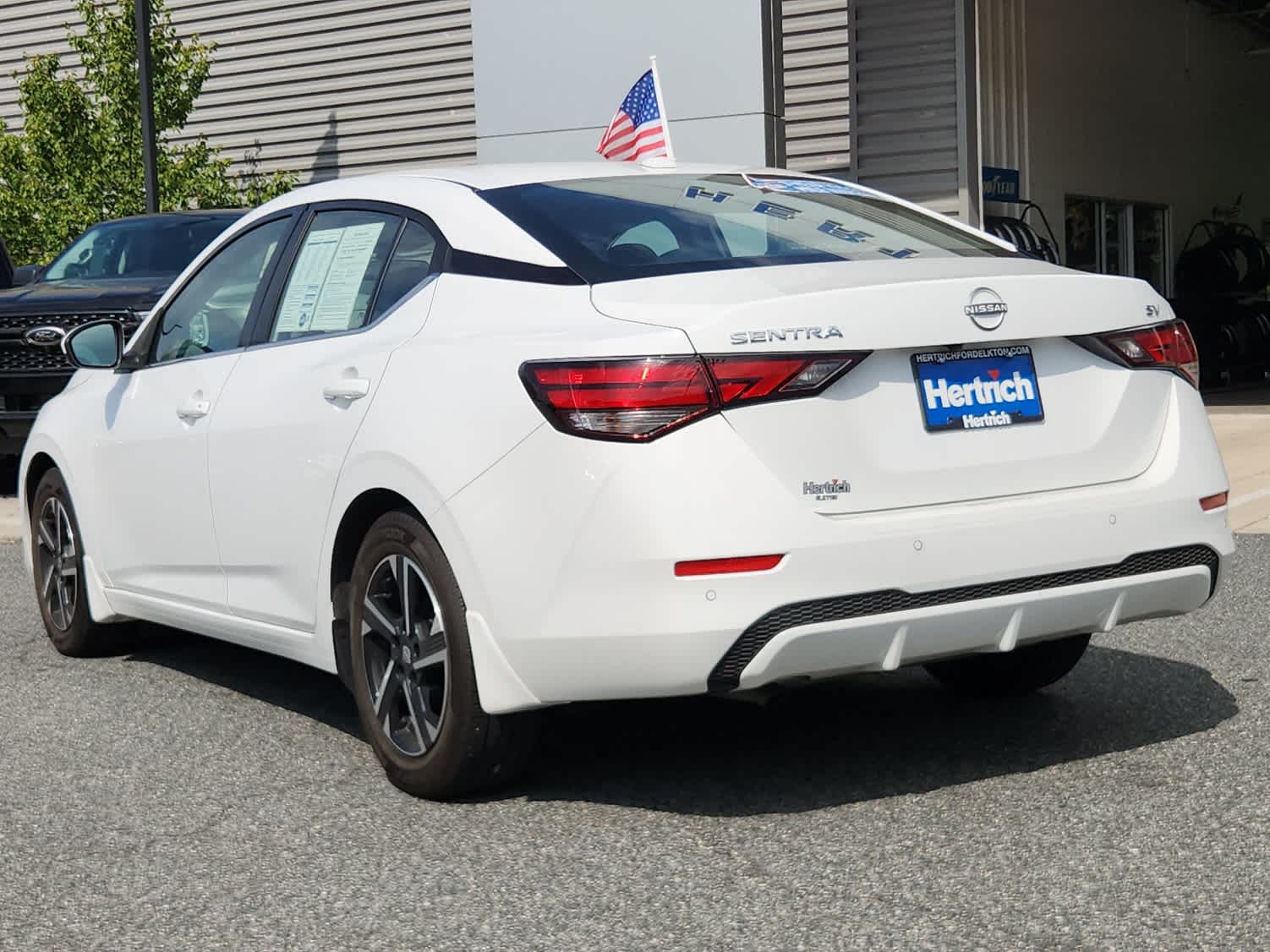 2024 Nissan Sentra SV photo 3