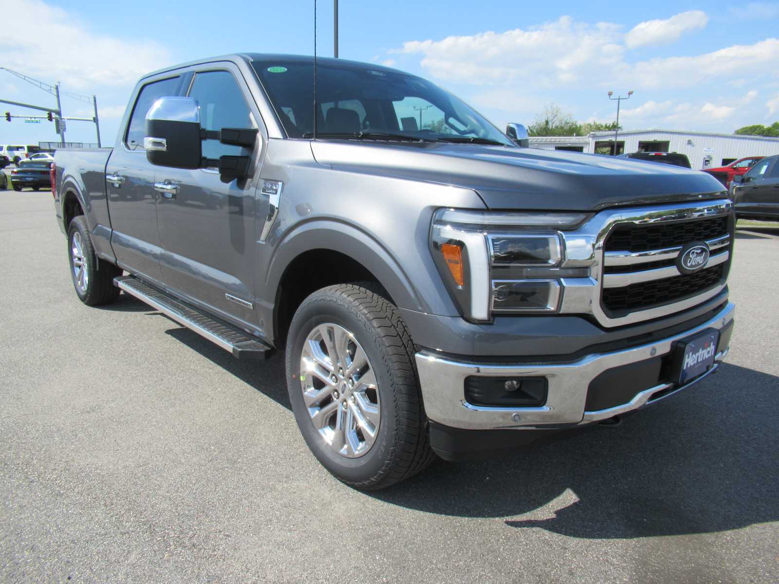 2025 Ford F-150 Lariat photo 3