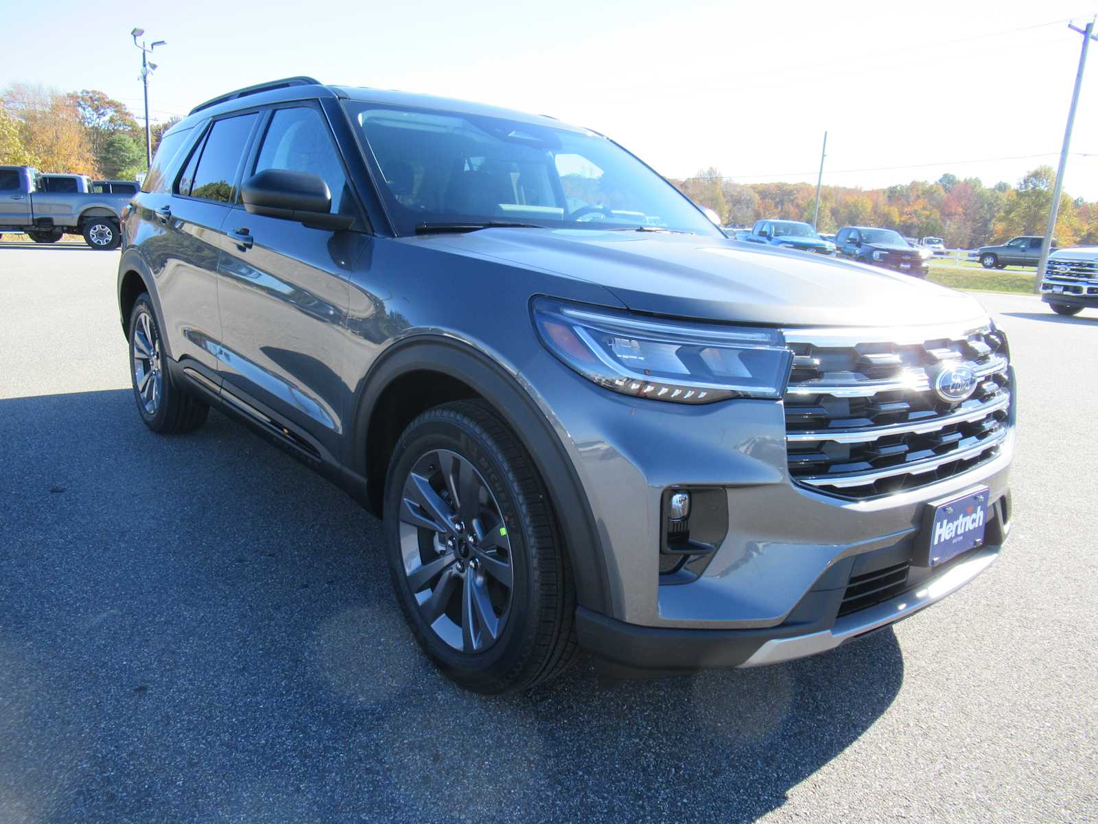 2026 Ford Explorer photo 3