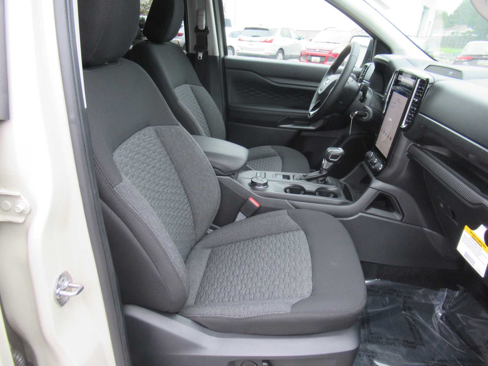 2025 Ford Ranger XLT - Photo 12