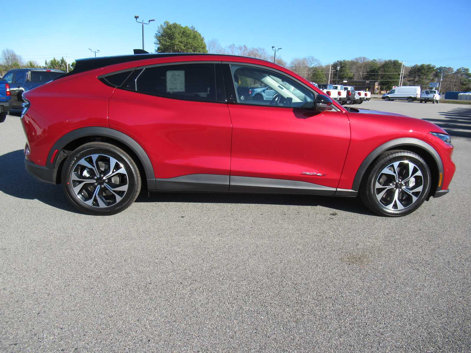 2024 Ford Mustang Mach-E Select photo 4