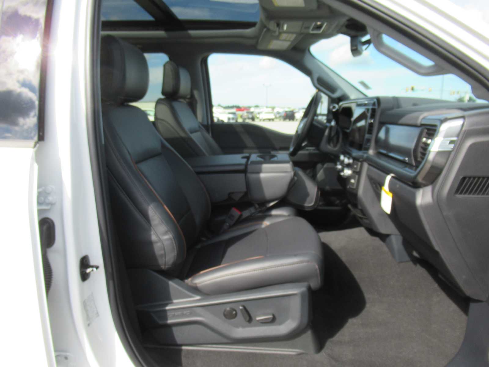 2026 Ford F-350 Super Duty Lariat - Photo 11