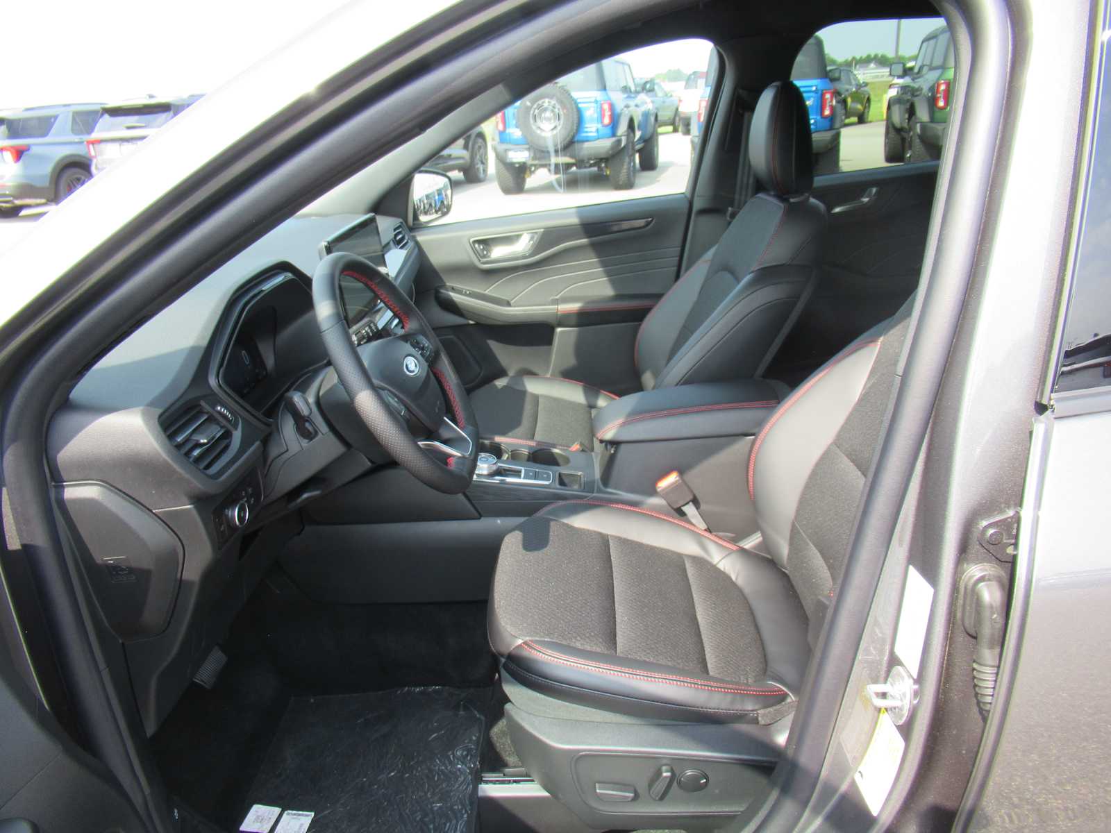 2025 Ford Escape ST-Line Select - Photo 20