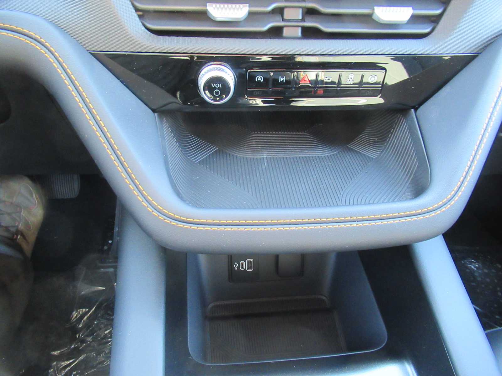 2026 Ford Explorer Tremor - Photo 24