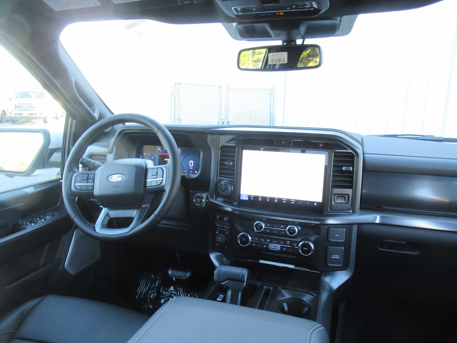 2025 Ford F-150 Lariat - Photo 17