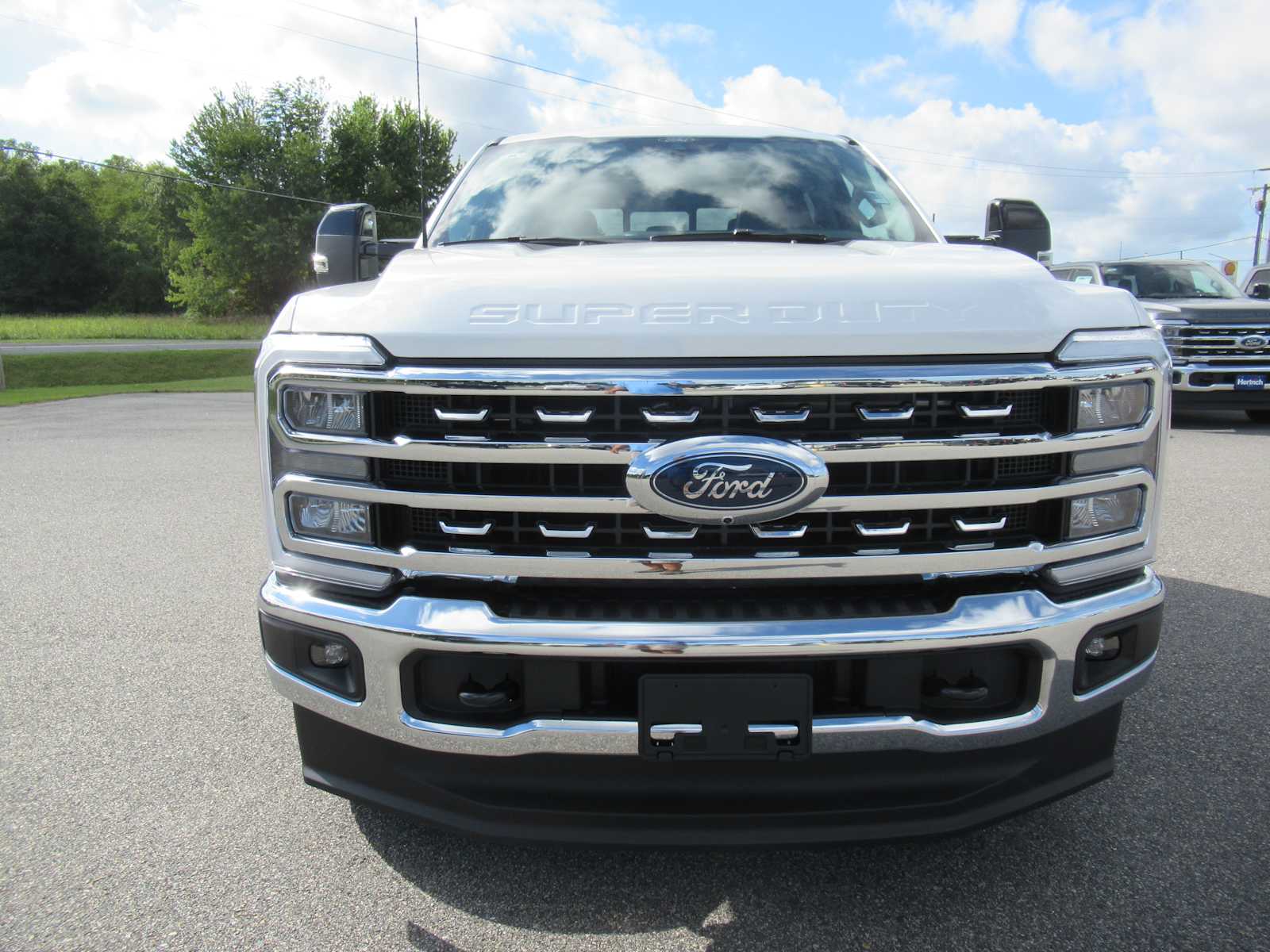 2026 Ford F-350 Super Duty Lariat - Photo 2