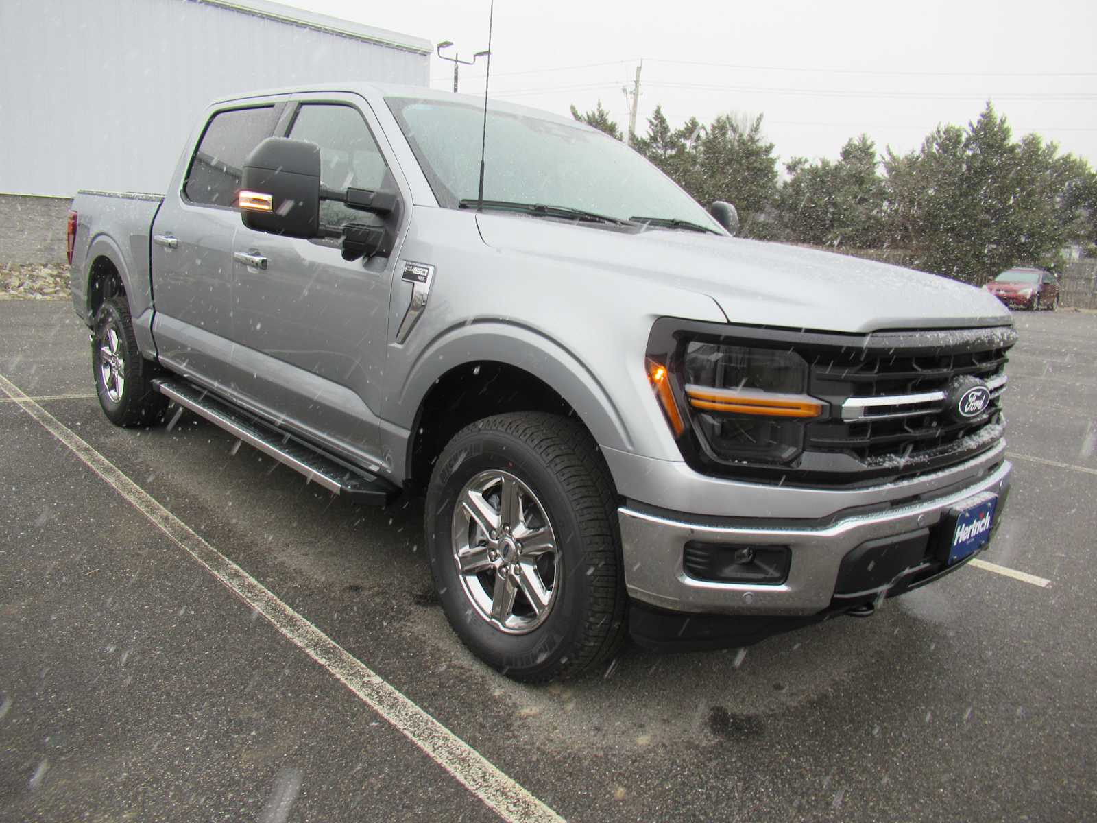 2025 Ford F-150 XLT photo 3