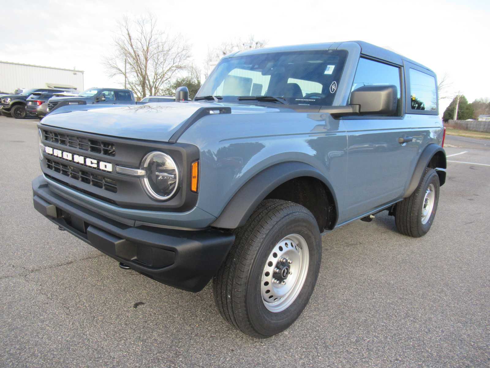 2025 Ford Bronco 2-Door Base's photo