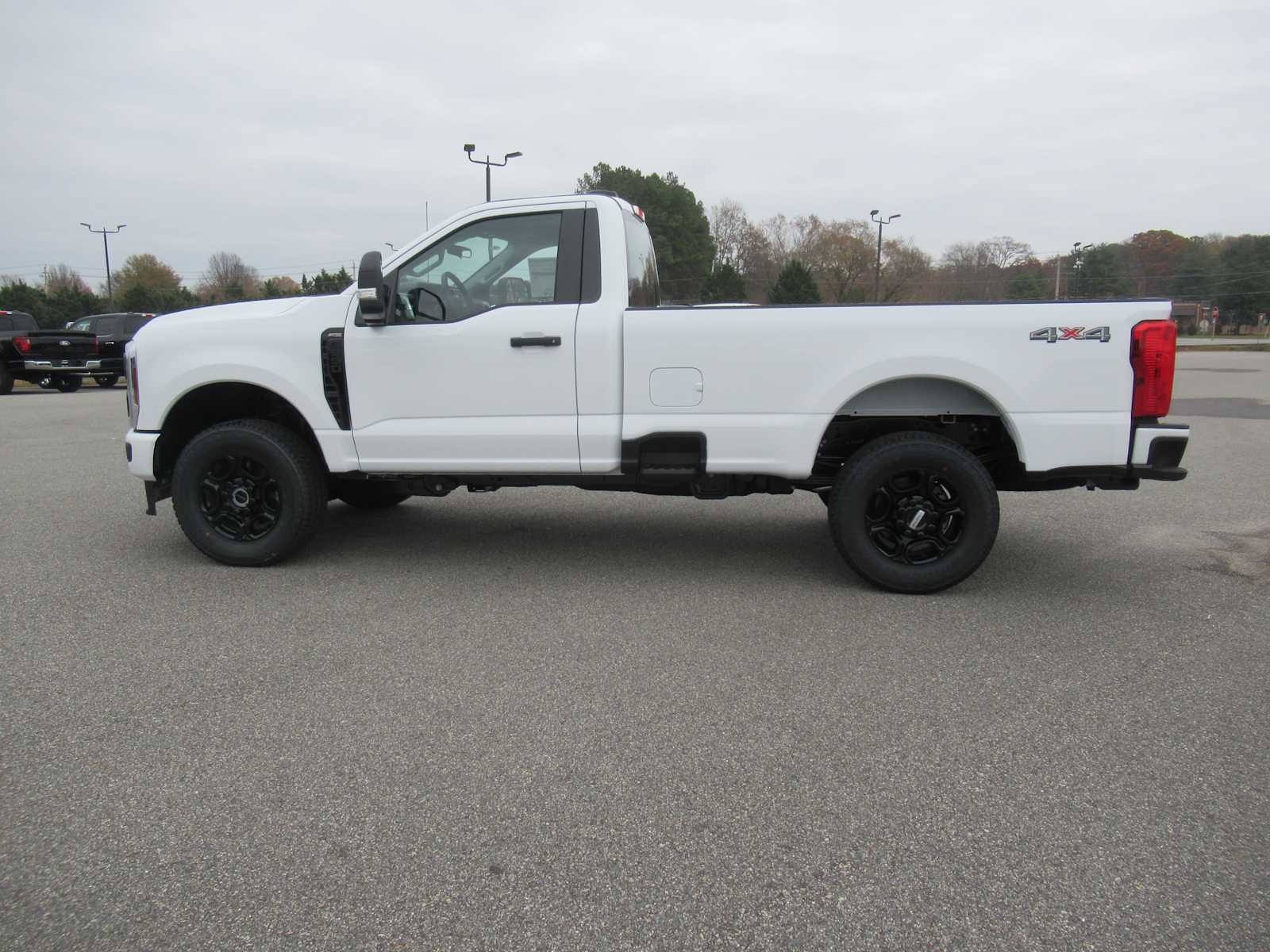 2026 Ford F-350 Super Duty XL - Photo 8