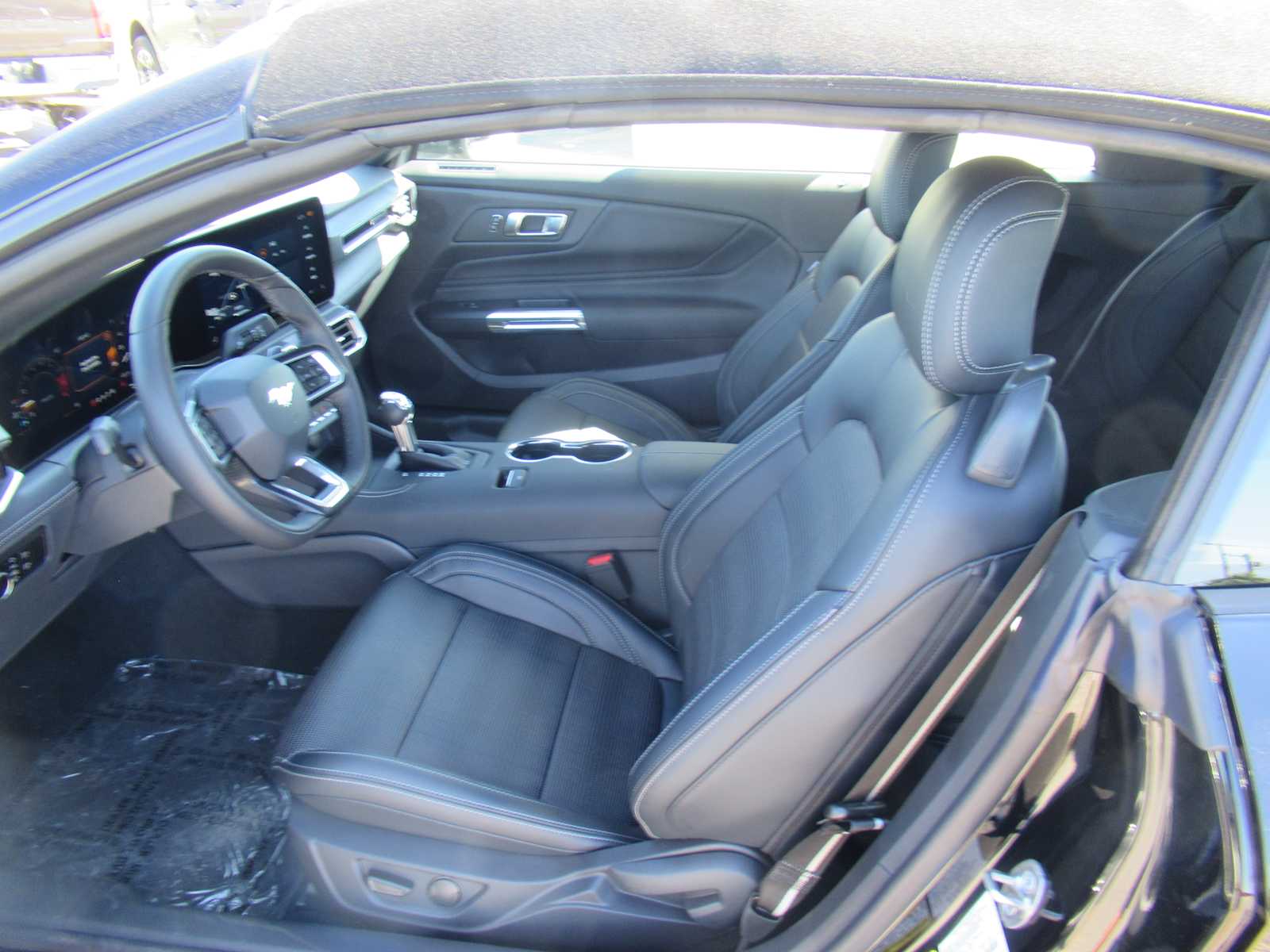 2025 Ford Mustang GT Premium Convertible - Photo 11