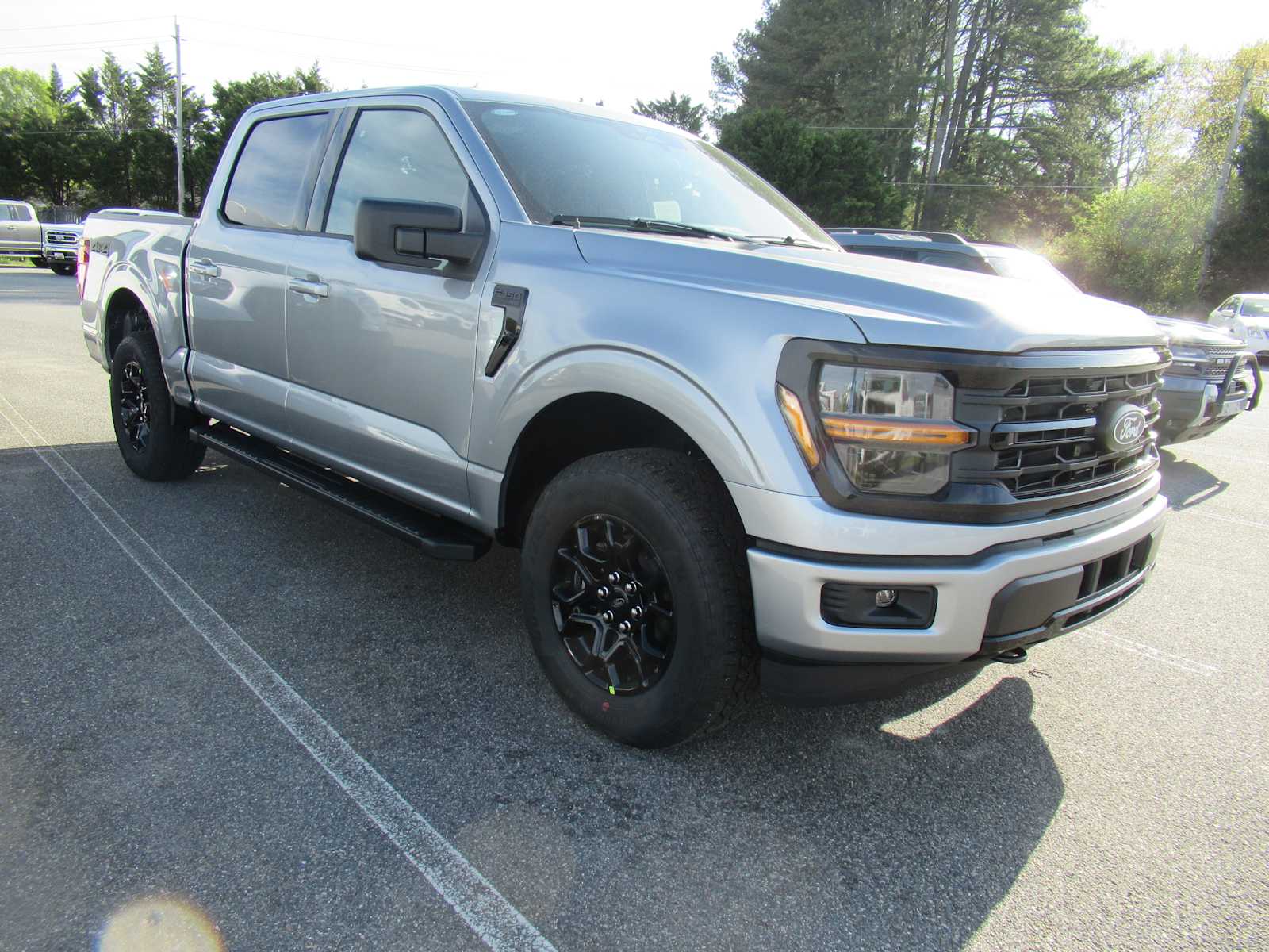 2025 Ford F-150 XLT photo 3