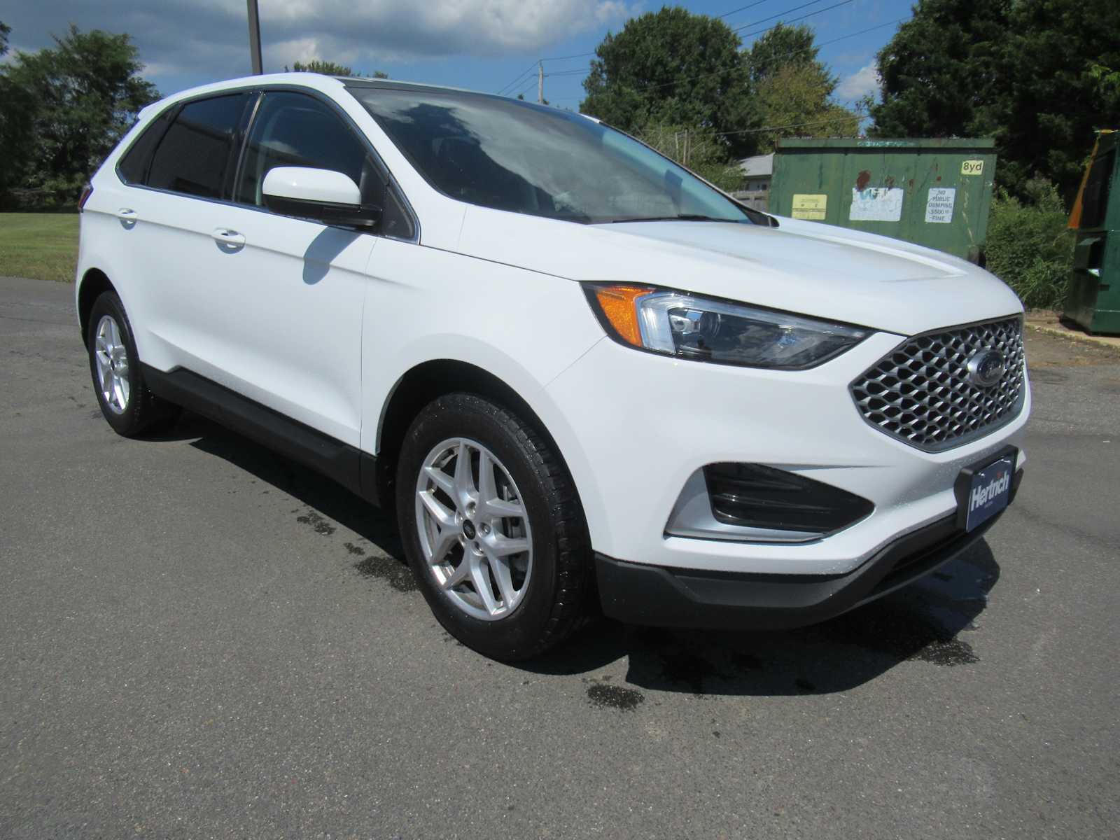 2024 Ford Edge SEL photo 3