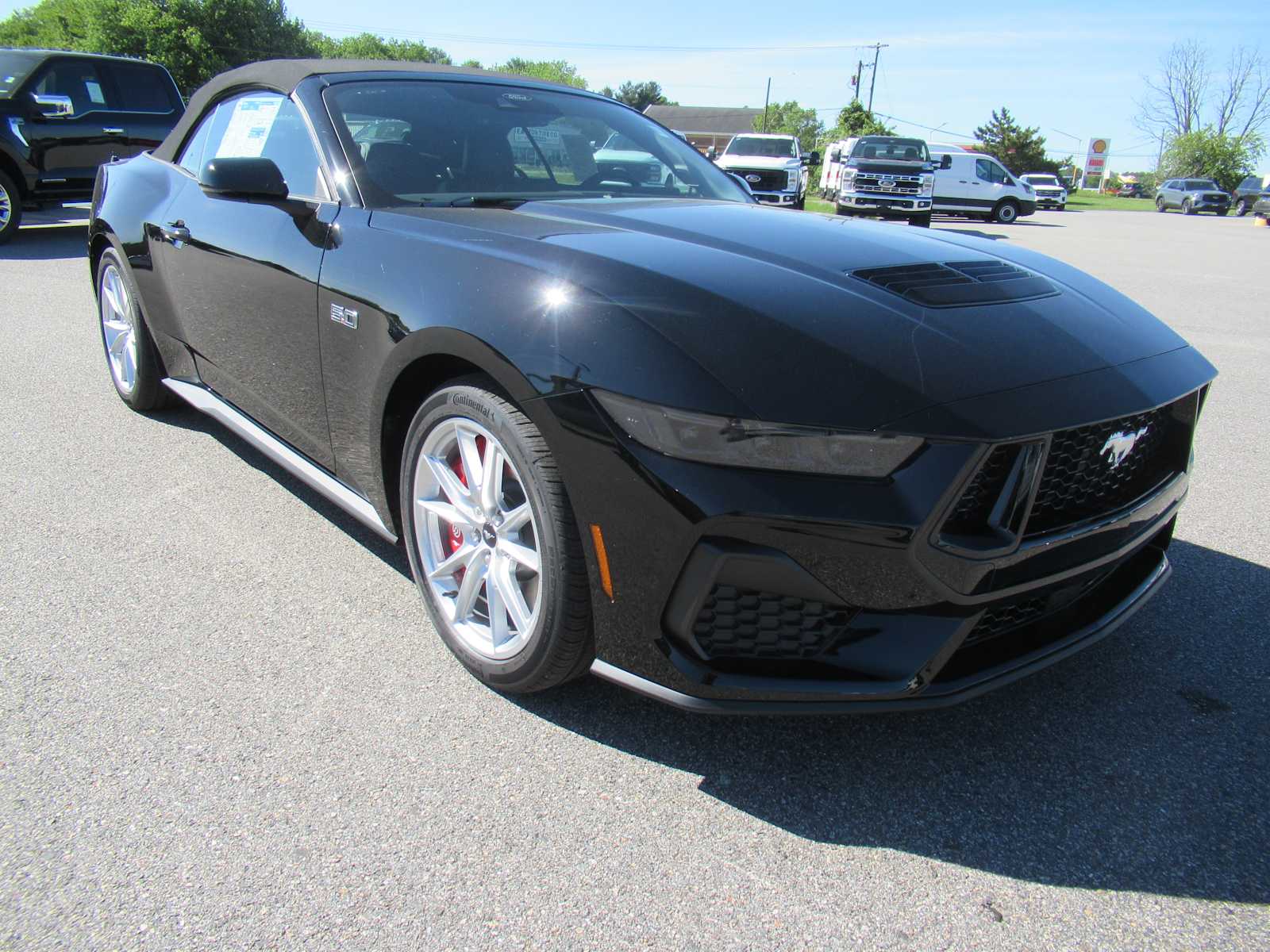 2025 Ford Mustang GT Premium Convertible photo 3
