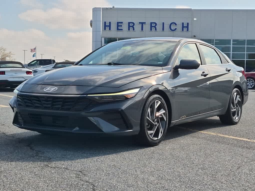 2024 Hyundai Elantra Limited FWD
