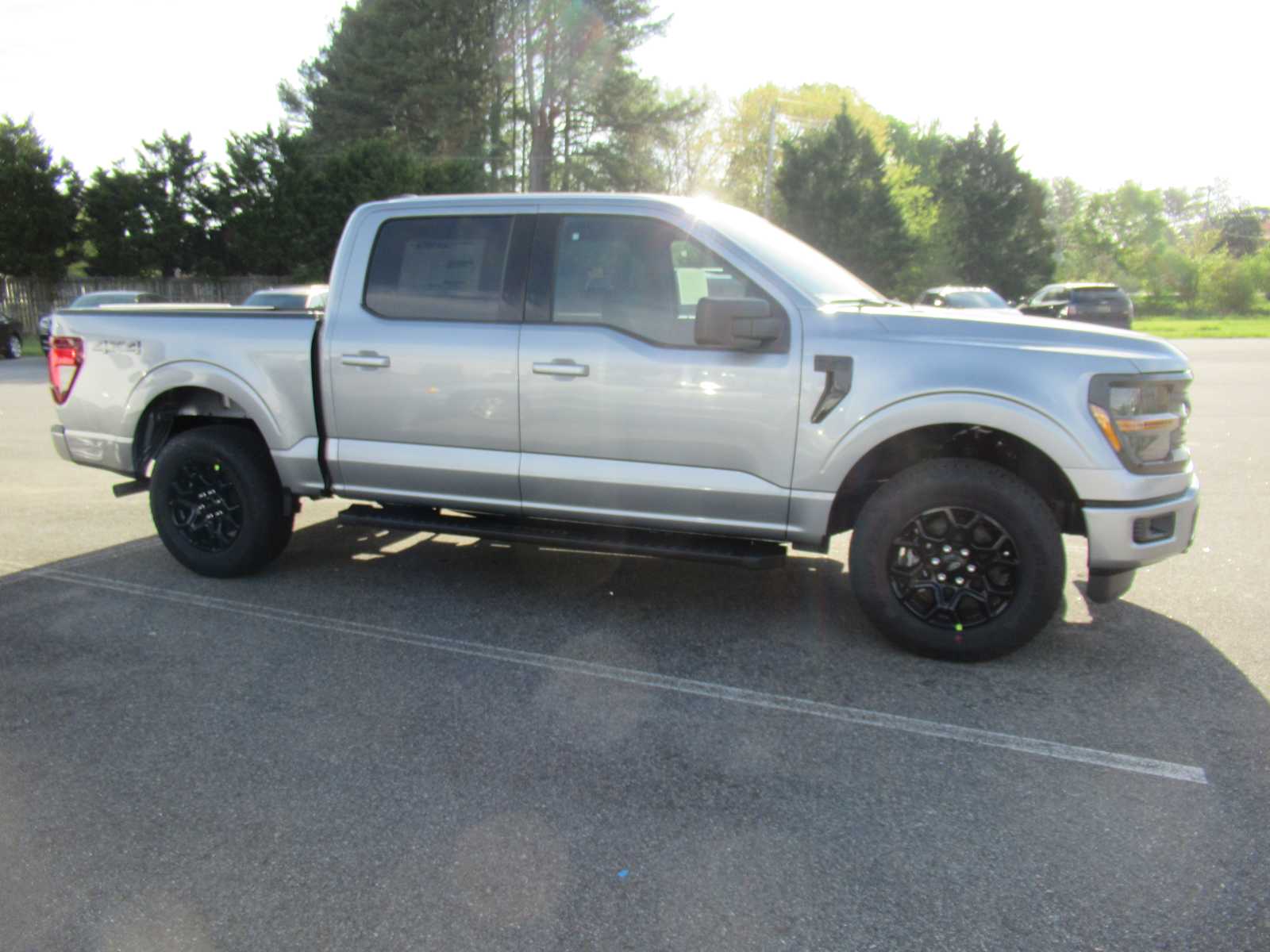 2025 Ford F-150 XLT photo 4