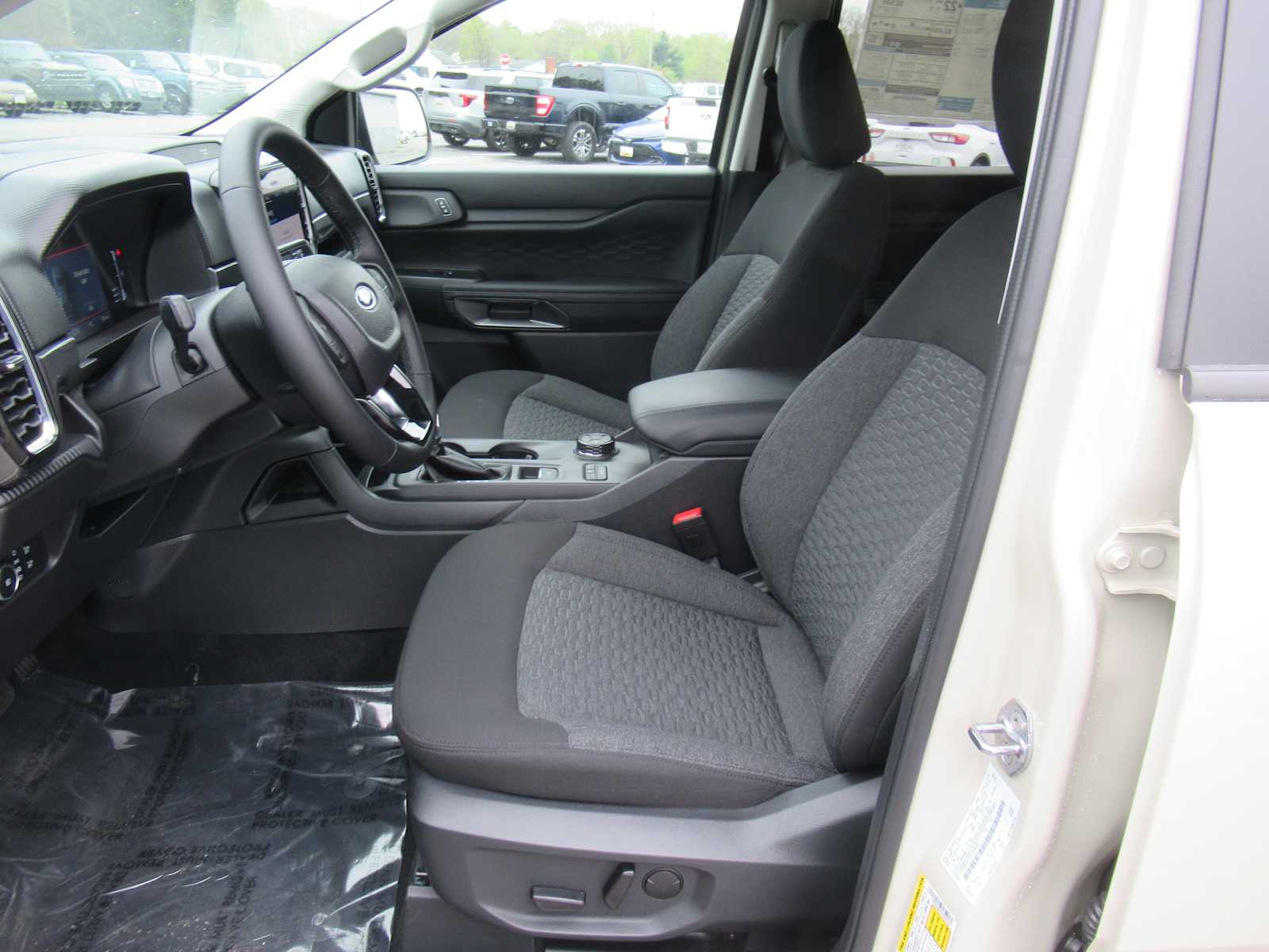 2025 Ford Ranger XLT - Photo 17