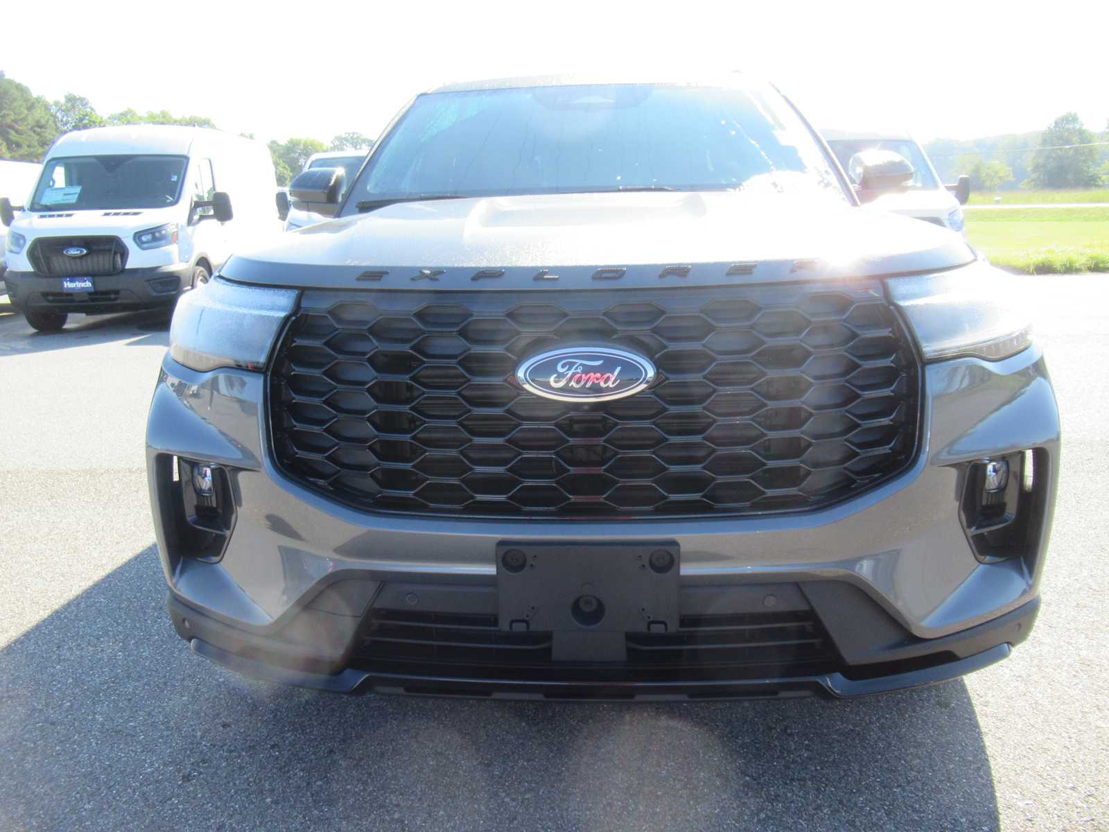 2025 Ford Explorer ST-Line photo 2