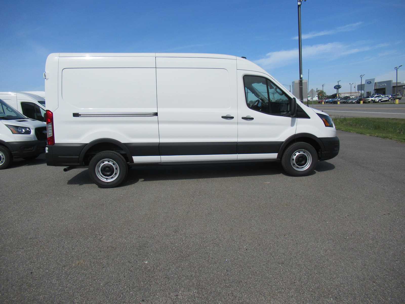 2025 Ford Transit Cargo Van photo 4