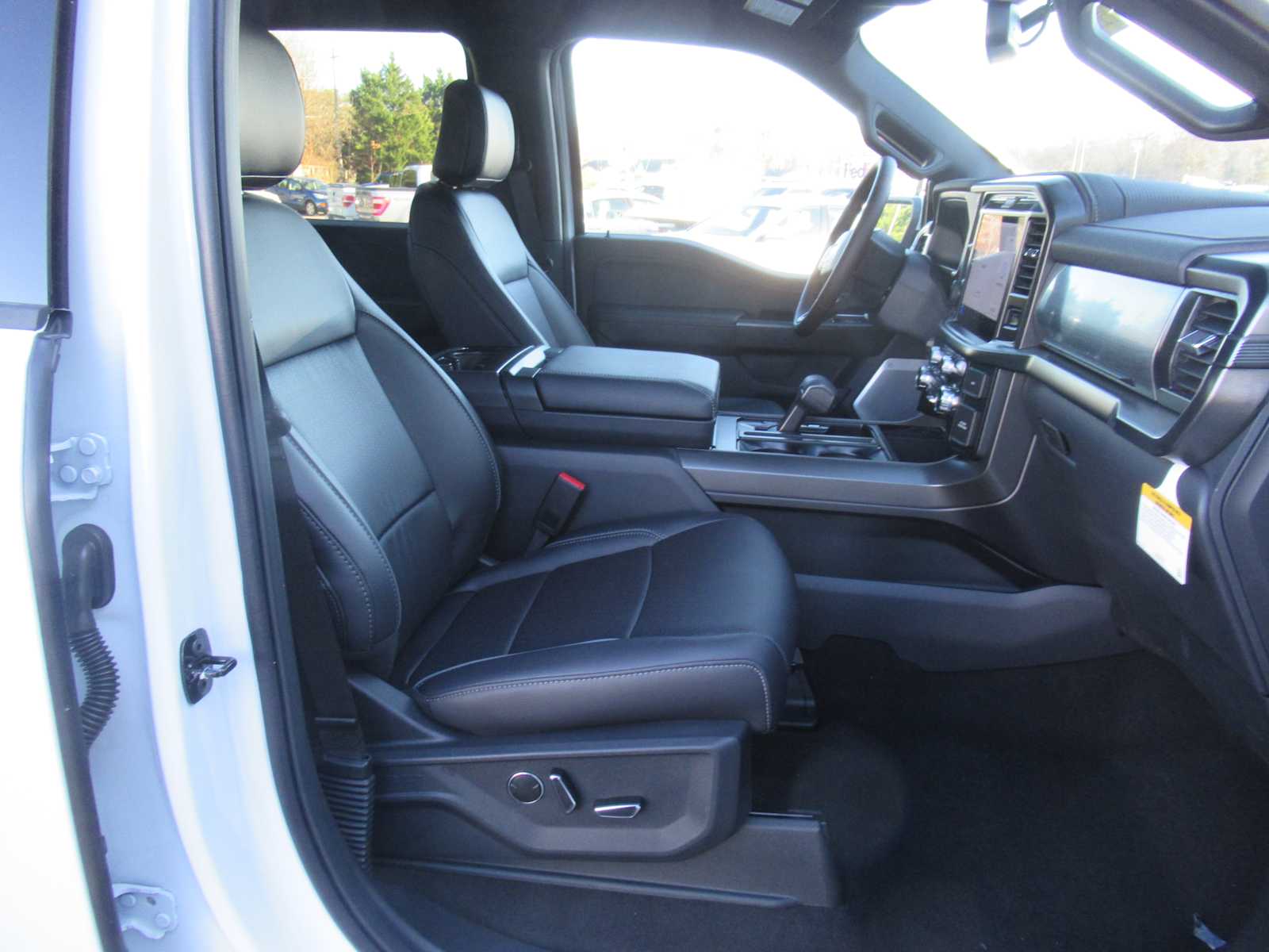 2025 Ford F-150 Lariat - Photo 12