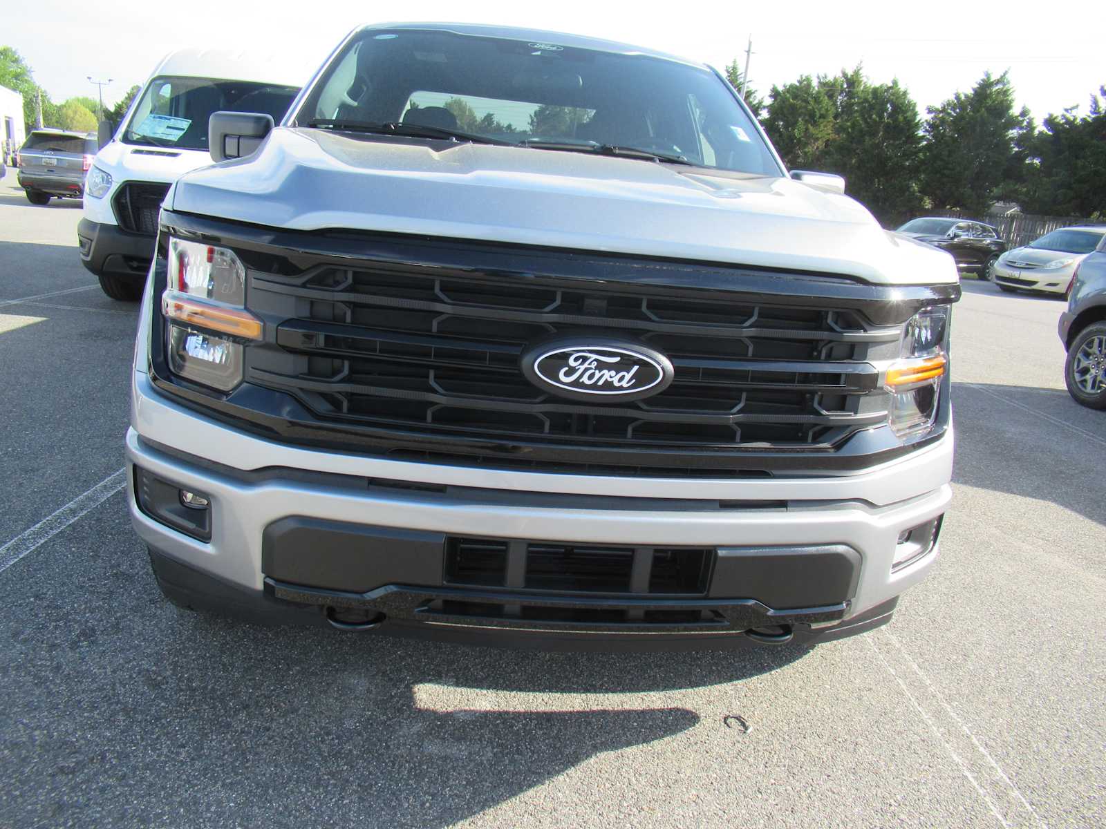 2025 Ford F-150 XLT photo 2