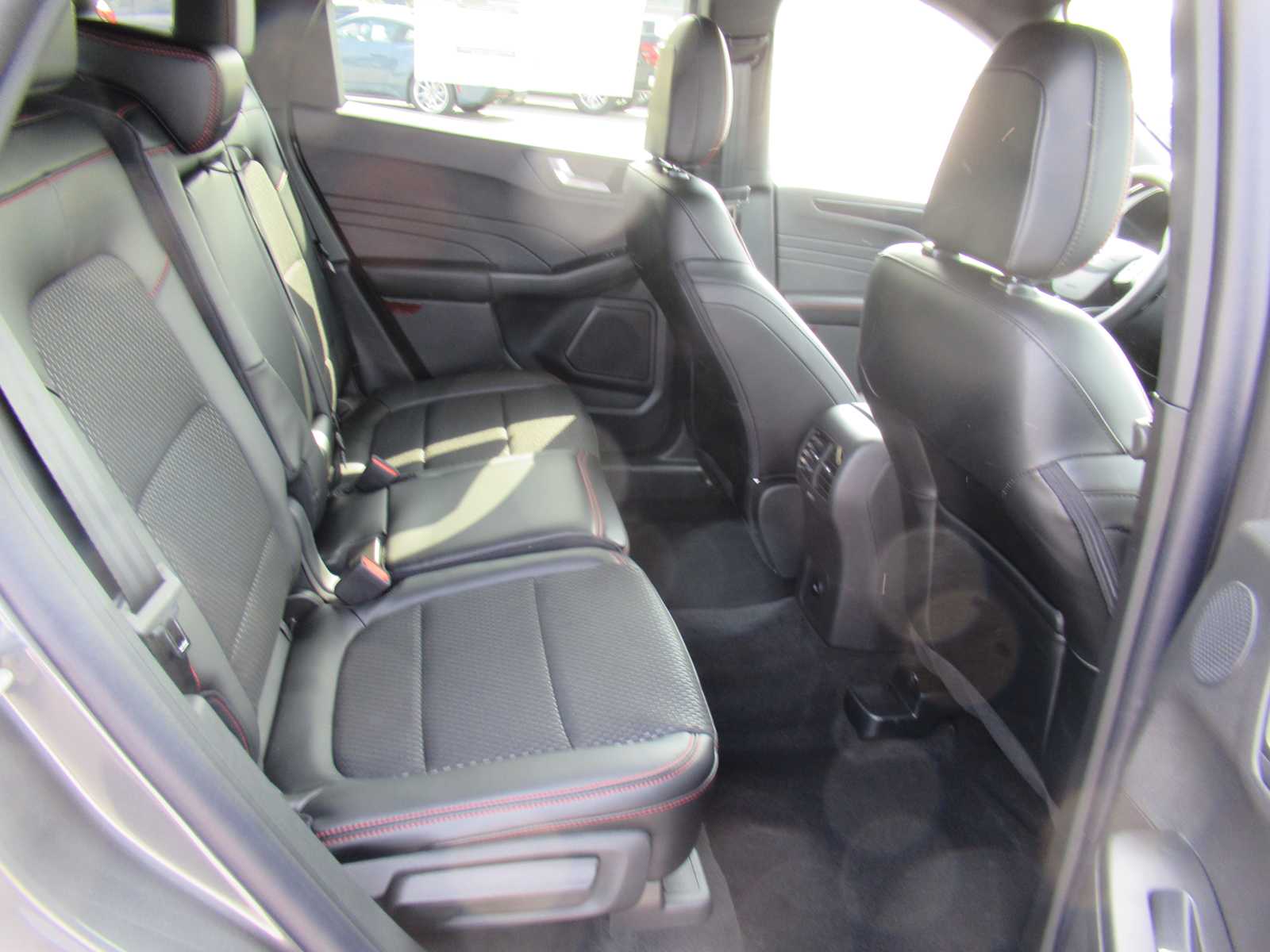 2025 Ford Escape ST-Line Select - Photo 12
