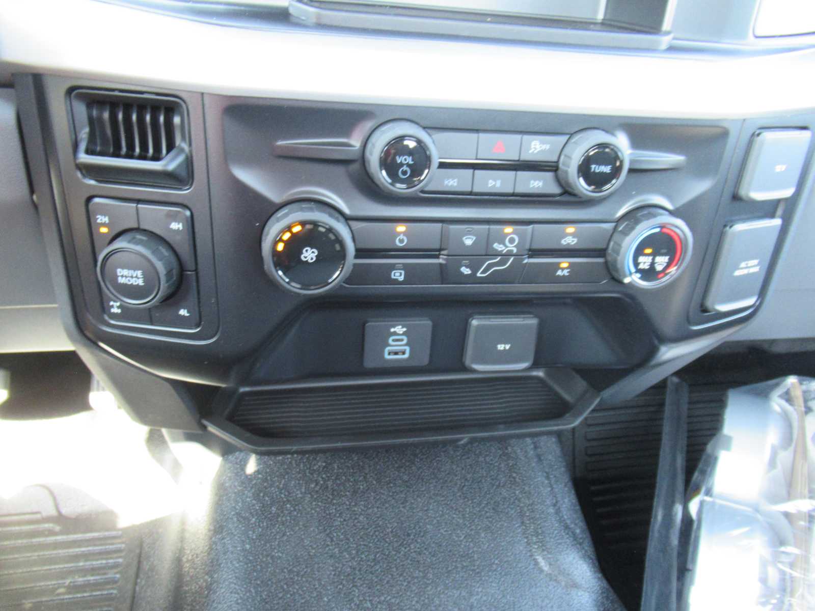 2026 Ford F-350 Super Duty XL - Photo 17