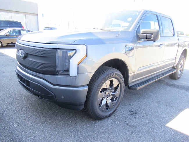 2025 Ford F-150 Lightning Flash 4WD Supercrew 5.5 Box Truck SuperCrew Cab