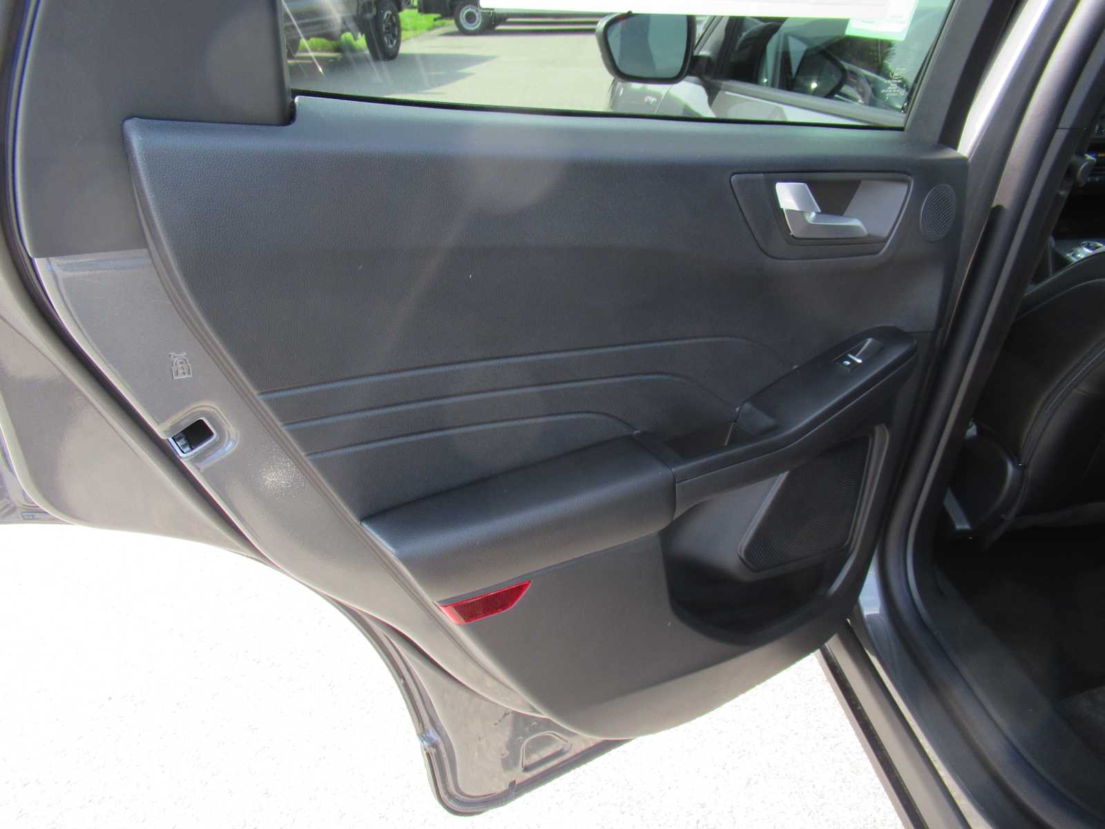 2025 Ford Escape ST-Line Select - Photo 18