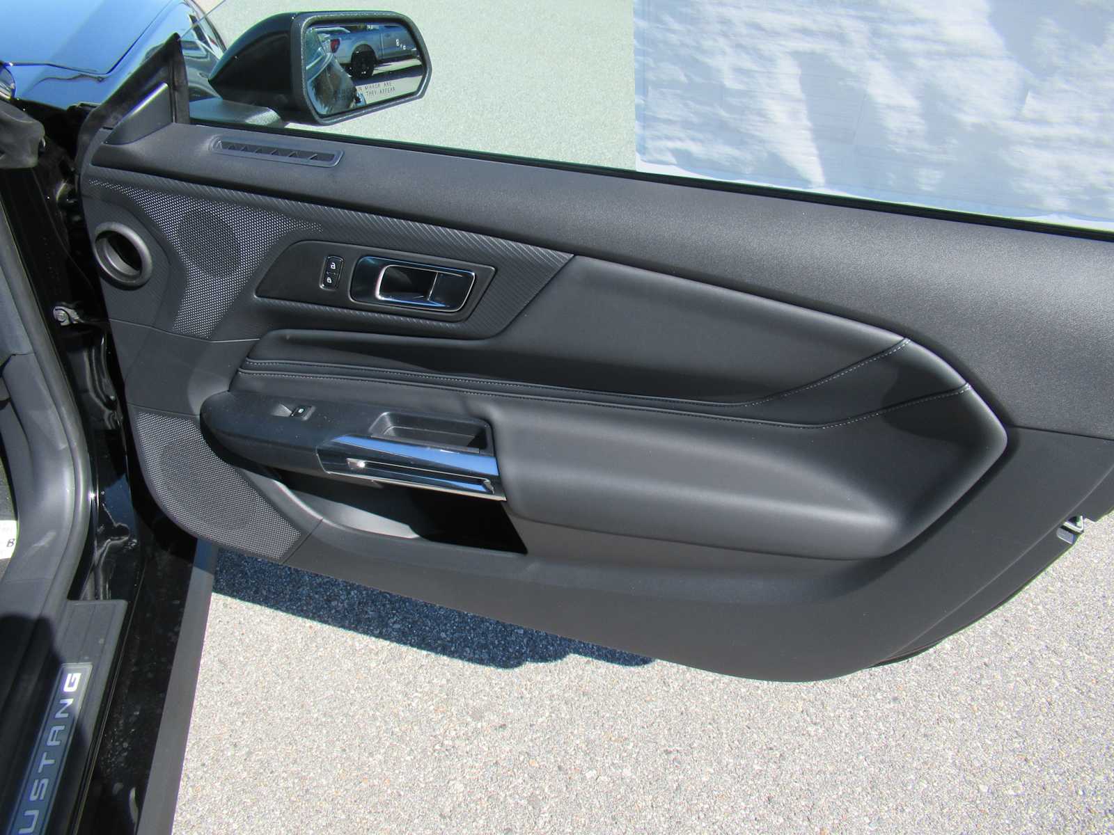 2025 Ford Mustang GT Premium Convertible - Photo 17