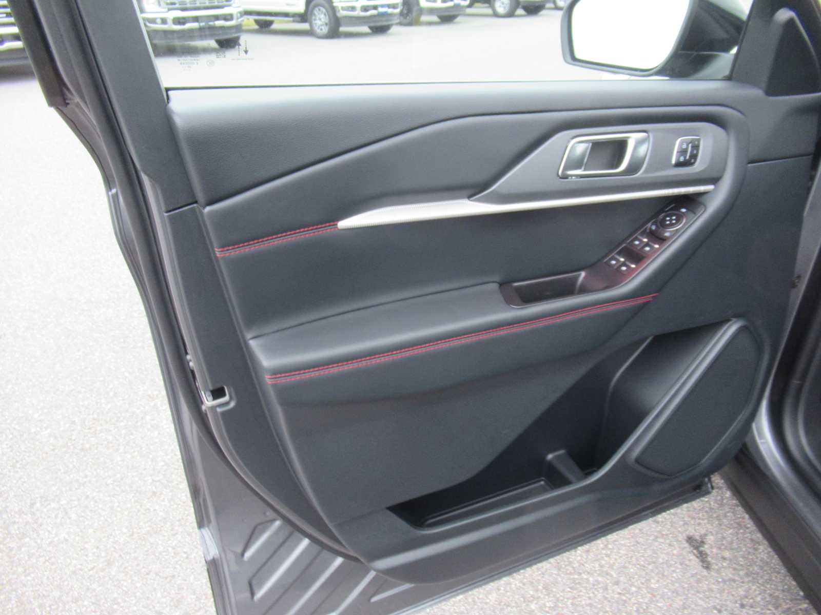 2026 Ford Explorer ST-Line - Photo 11