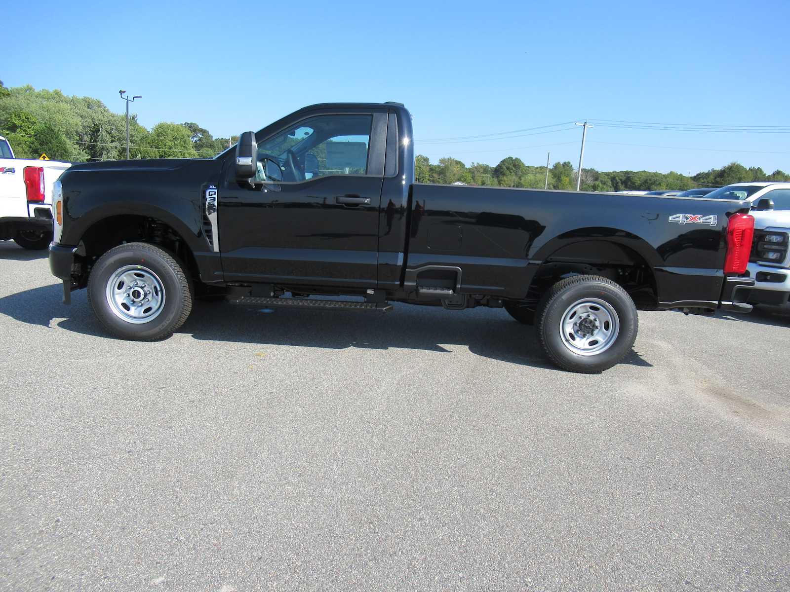 2026 Ford F-350 Super Duty XL - Photo 8