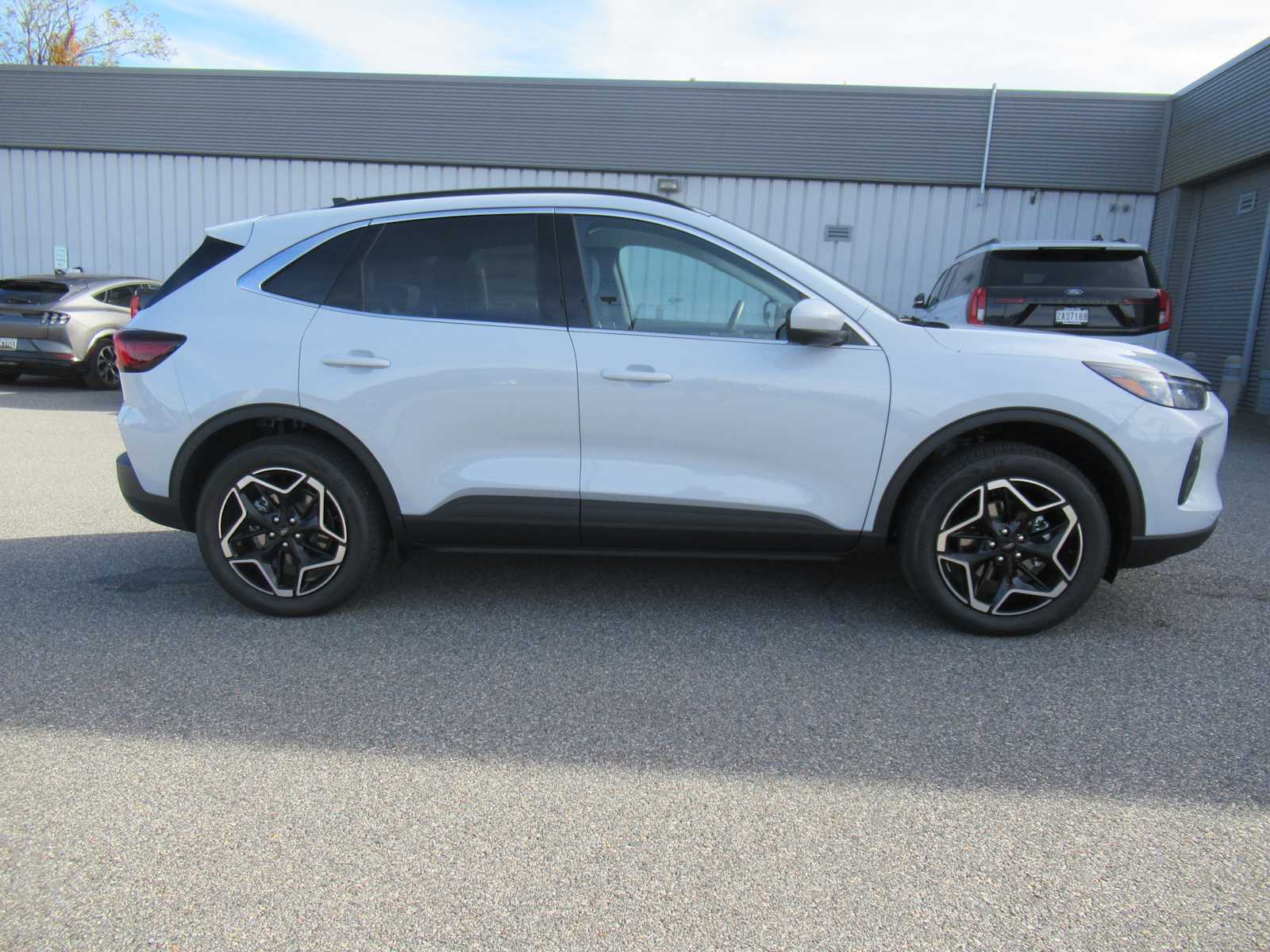 2026 Ford Escape Platinum photo 4