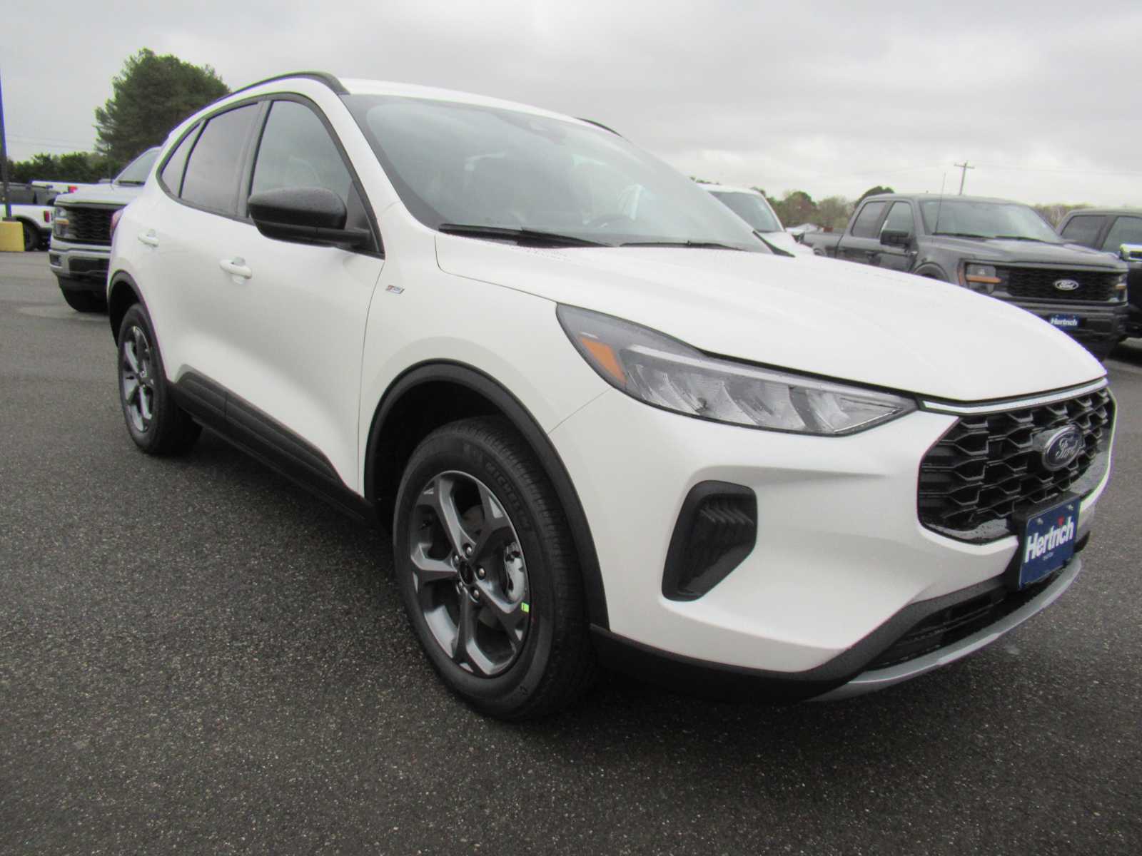 2025 Ford Escape ST-Line photo 3