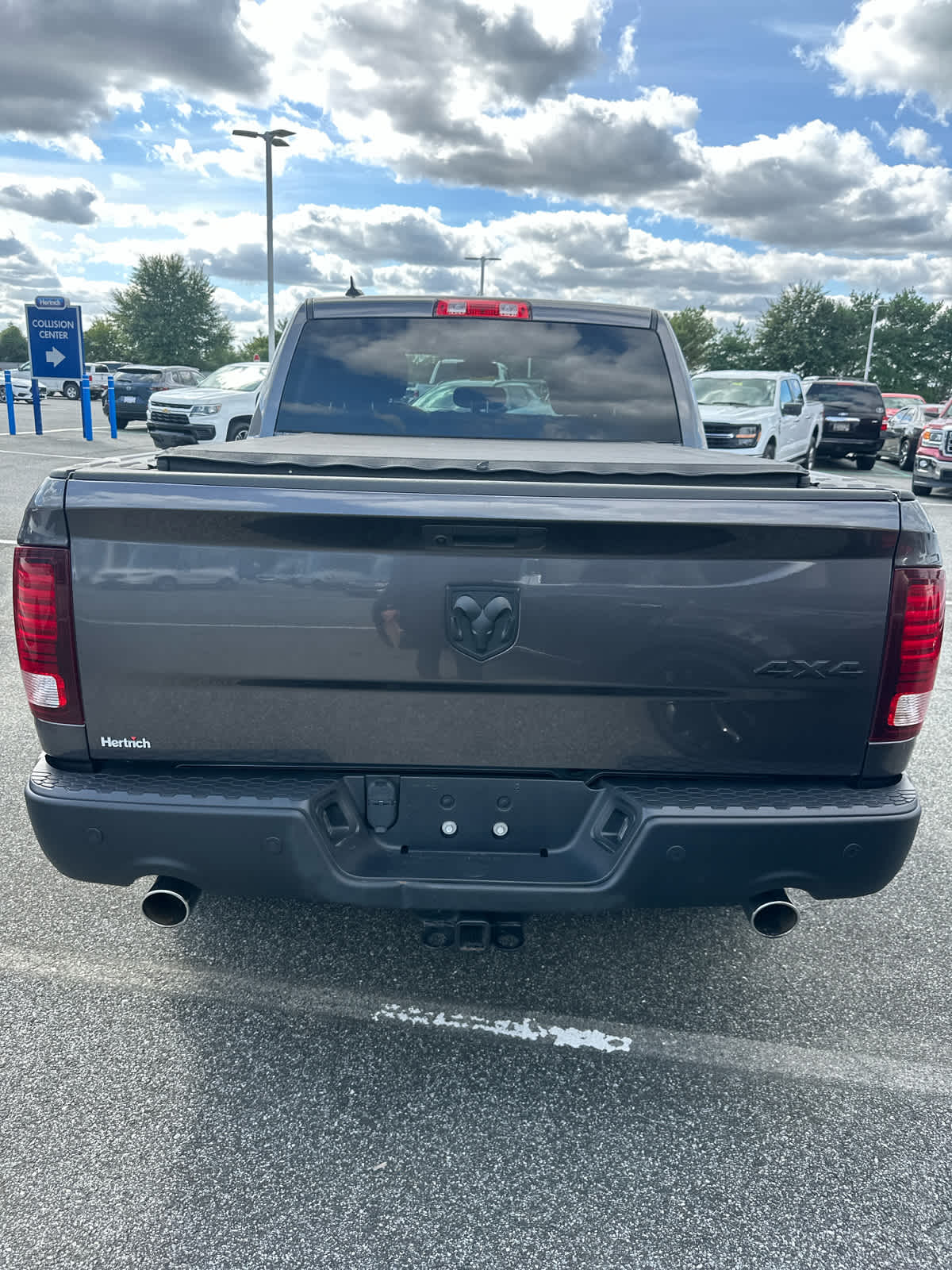 2021 Ram 1500 Classic SLT photo 3