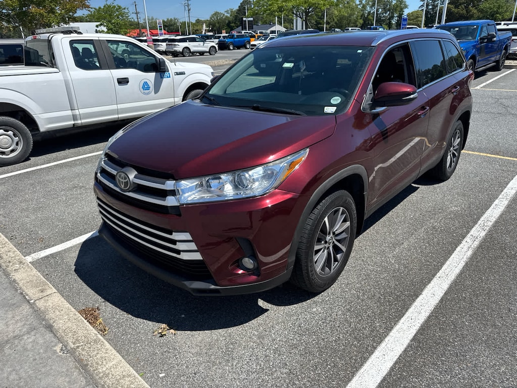 Used 2019 Toyota Highlander XLE V6 SUV