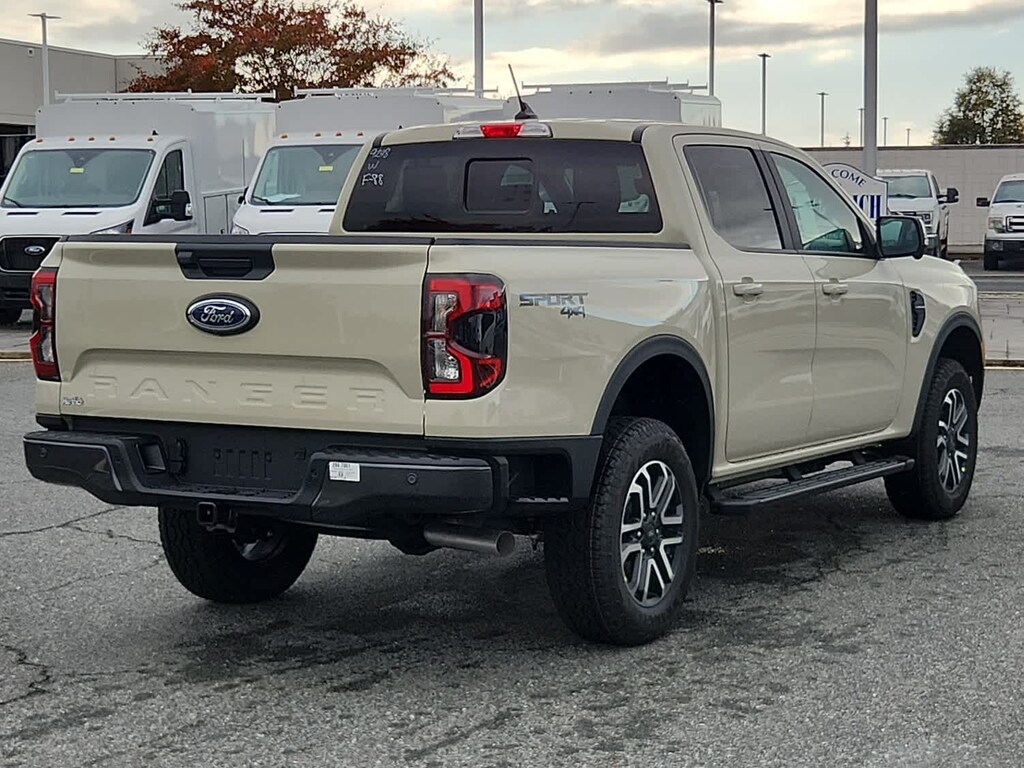 New 2025 Ford Ranger Lariat 4WD Supercrew 5 Box 4WD SuperCrew 5 Box
