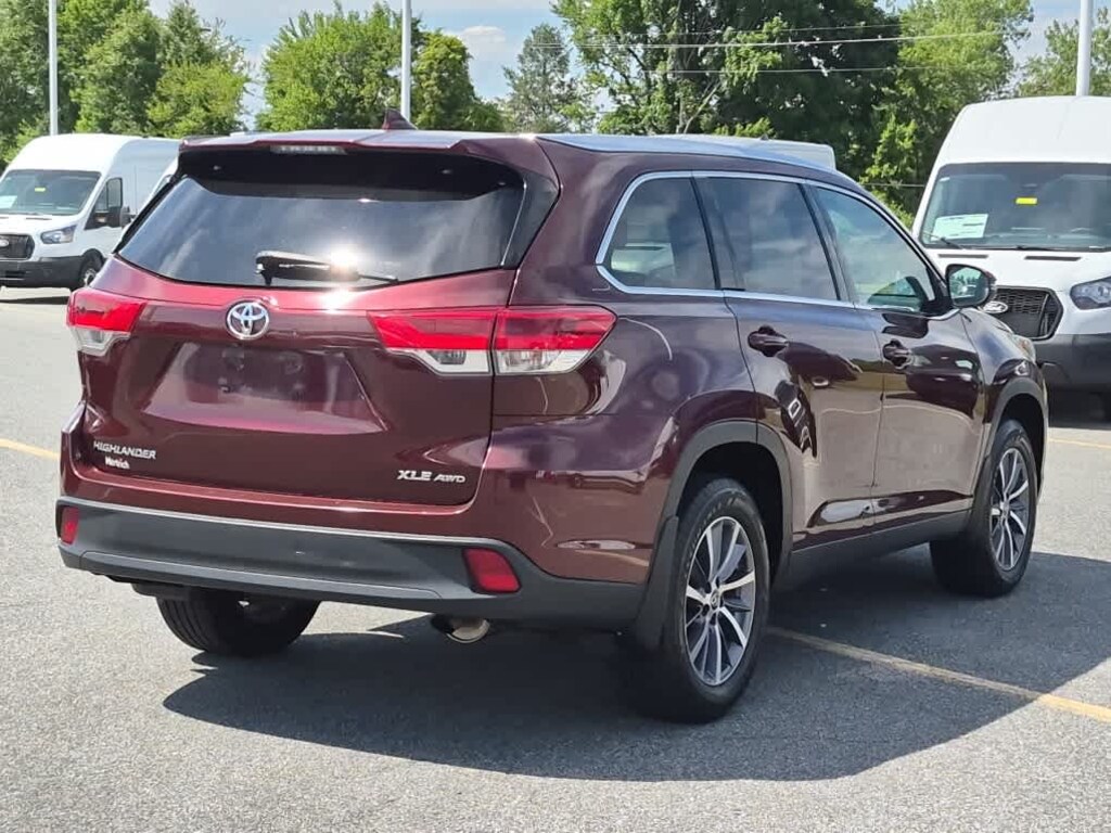 Used 2019 Toyota Highlander XLE V6 SUV