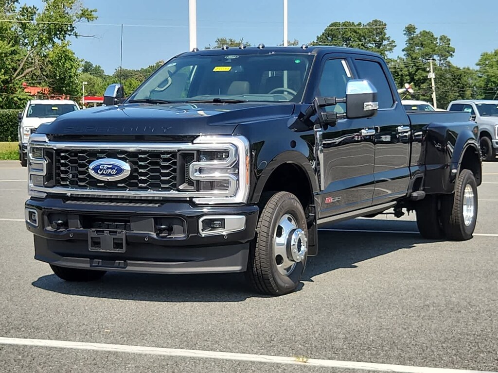 New 2025 Ford Super Duty F-350 DRW Platinum 4WD Crew Cab 8 Box 4WD Crew Cab 8 Box