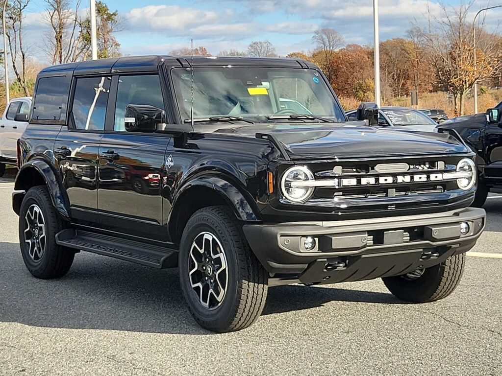 New 2025 Ford Bronco Outer Banks 4x4